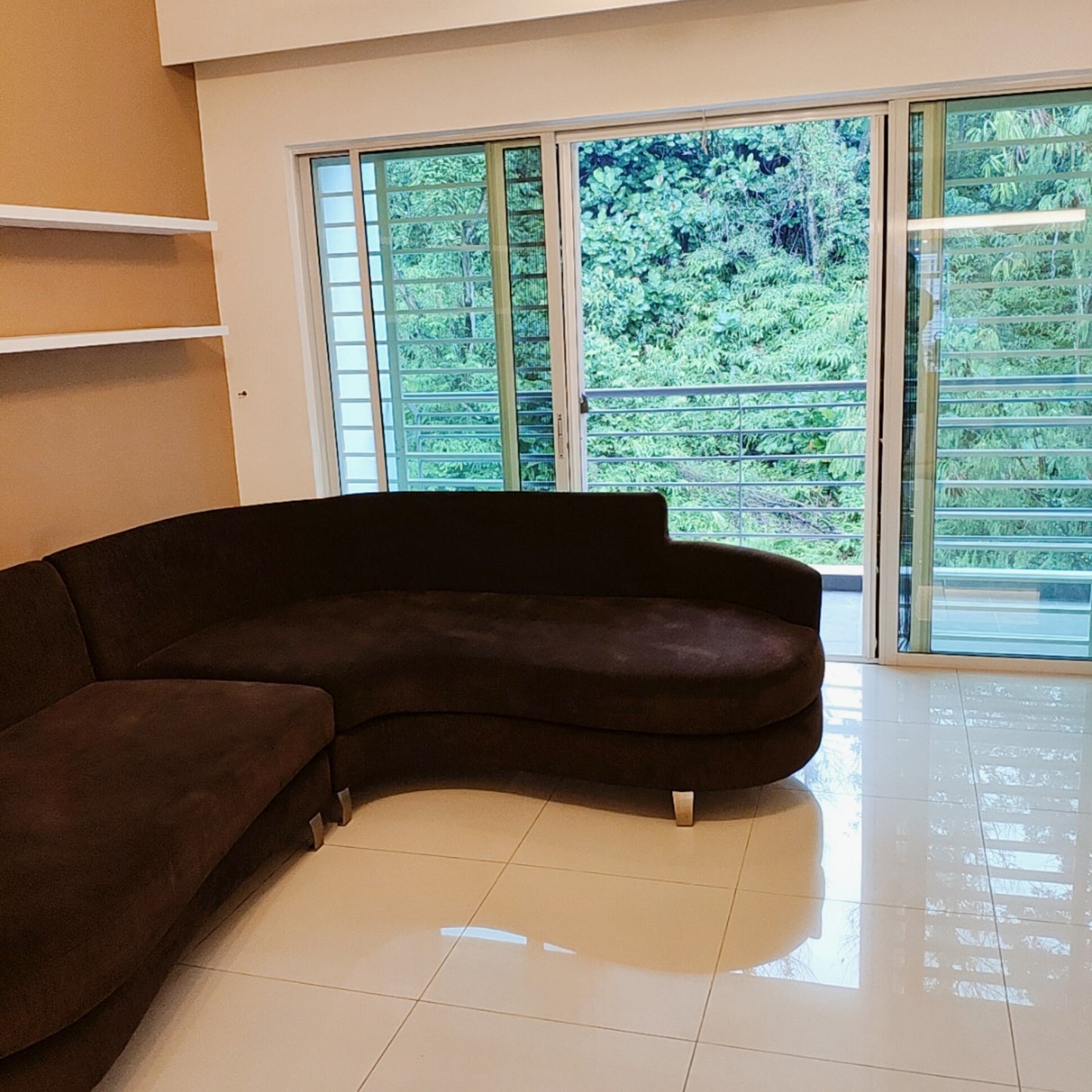 Cozy, Modern & Spacious Private Middle Room for Rent near UPM, Univ 360, IOI City Mall, Cyberjaya, Astro, IMU, TPM Bukit Jalil, MINES, KTM Serdang, Seri Kembangan, AEON Equine, Aman Heights, Olive Hill, Burger King
