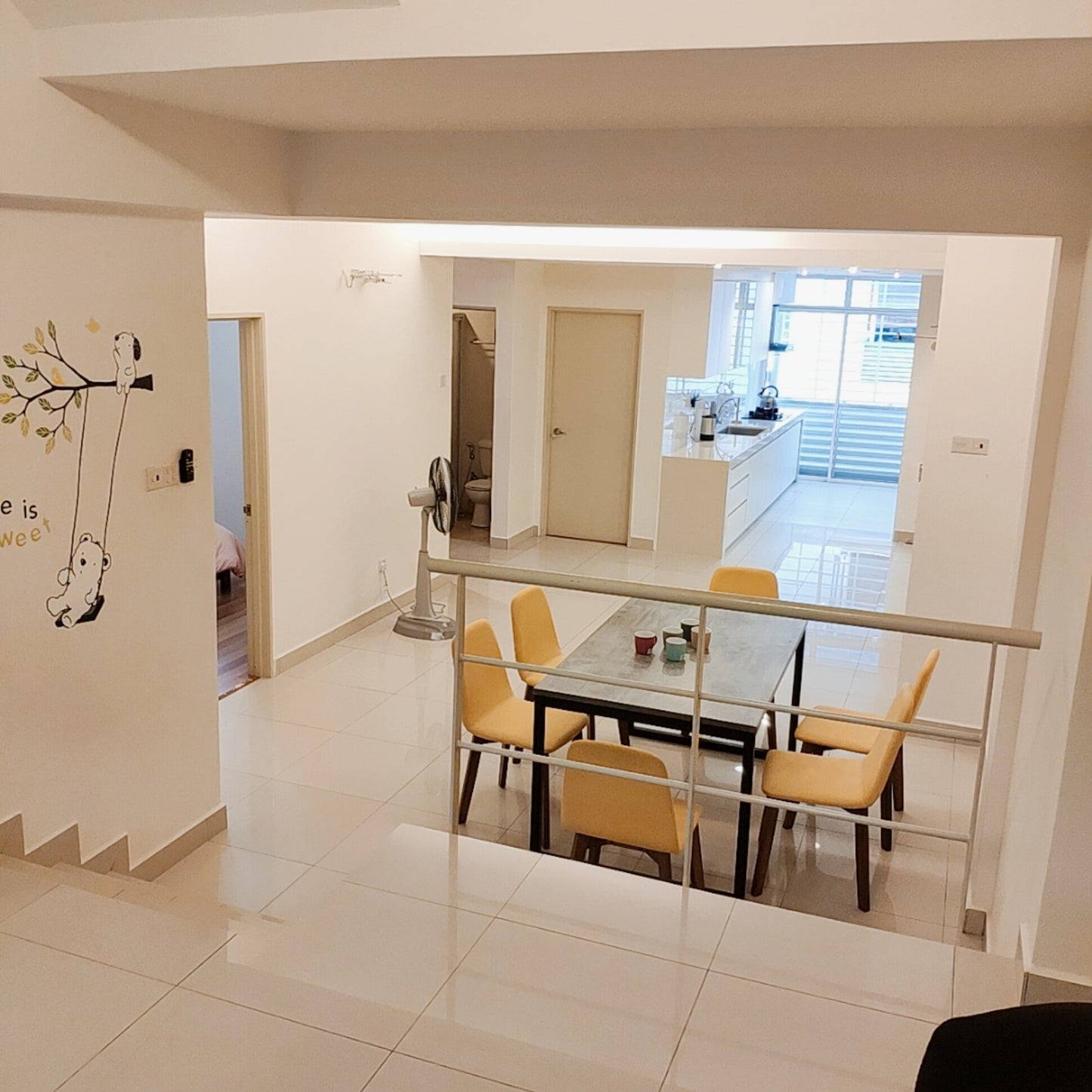 Cozy, Modern & Spacious Private Middle Room for Rent near UPM, Univ 360, IOI City Mall, Cyberjaya, Astro, IMU, TPM Bukit Jalil, MINES, KTM Serdang, Seri Kembangan, AEON Equine, Aman Heights, Olive Hill, Burger King