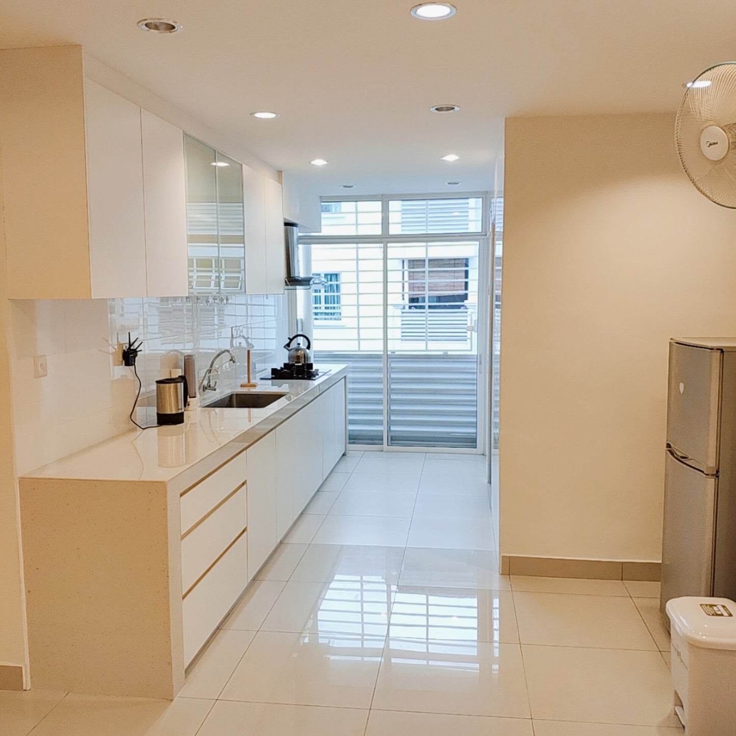 Cozy, Modern & Spacious Private Middle Room for Rent near UPM, Univ 360, IOI City Mall, Cyberjaya, Astro, IMU, TPM Bukit Jalil, MINES, KTM Serdang, Seri Kembangan, AEON Equine, Aman Heights, Olive Hill, Burger King