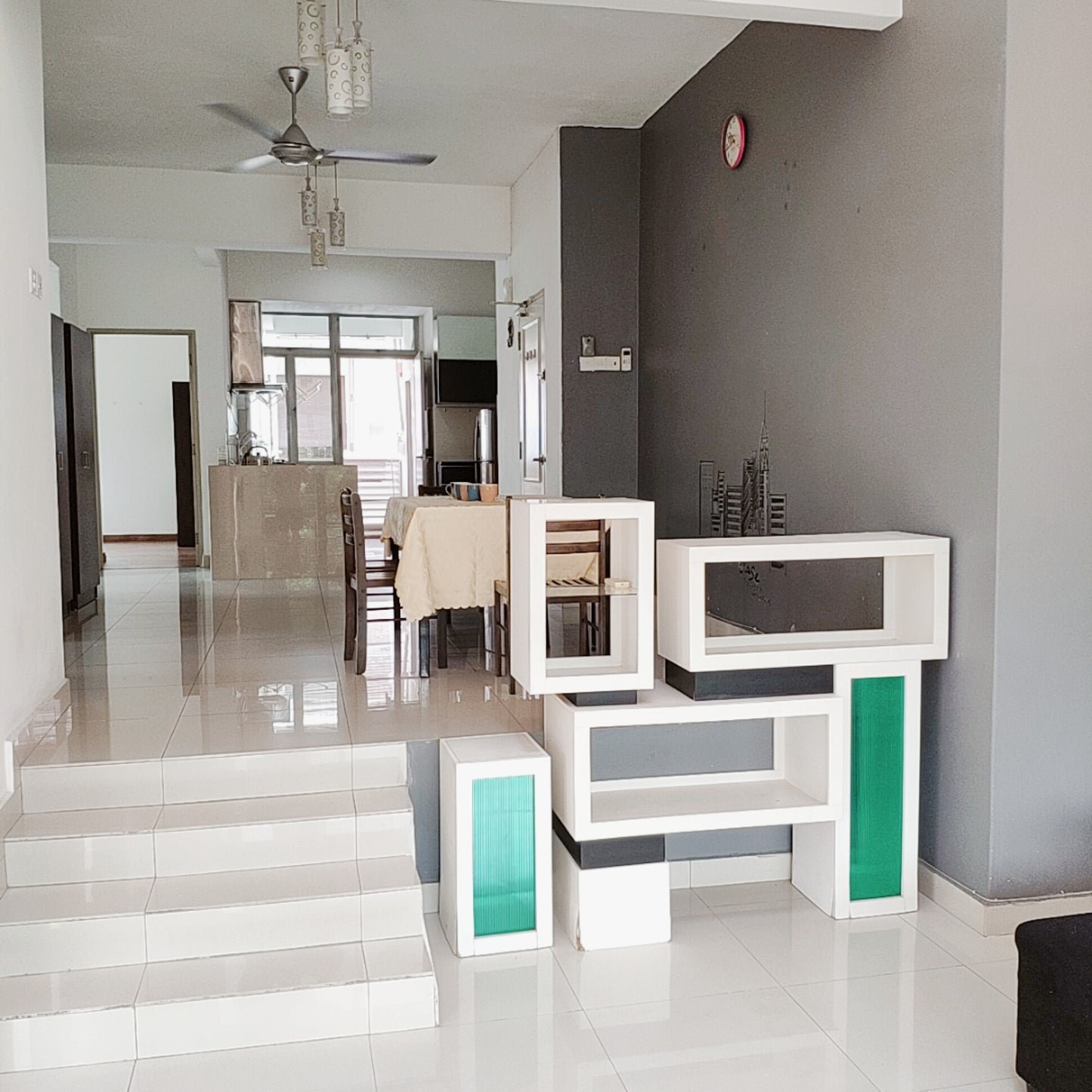 Girls Only - Refreshing & Spacious Private Middle Room for Rent at Bayan Villa near MRT UPM station, Olive Hill, Seri Kembangan