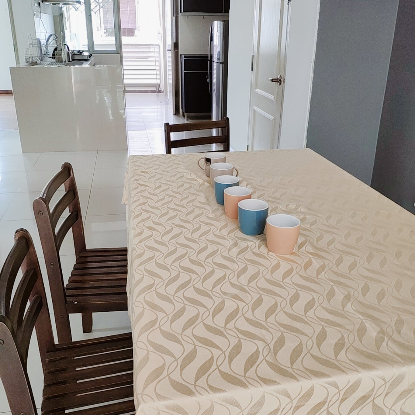 Girls Only - Refreshing & Spacious Private Middle Room for Rent at Bayan Villa near MRT UPM station, Olive Hill, Seri Kembangan