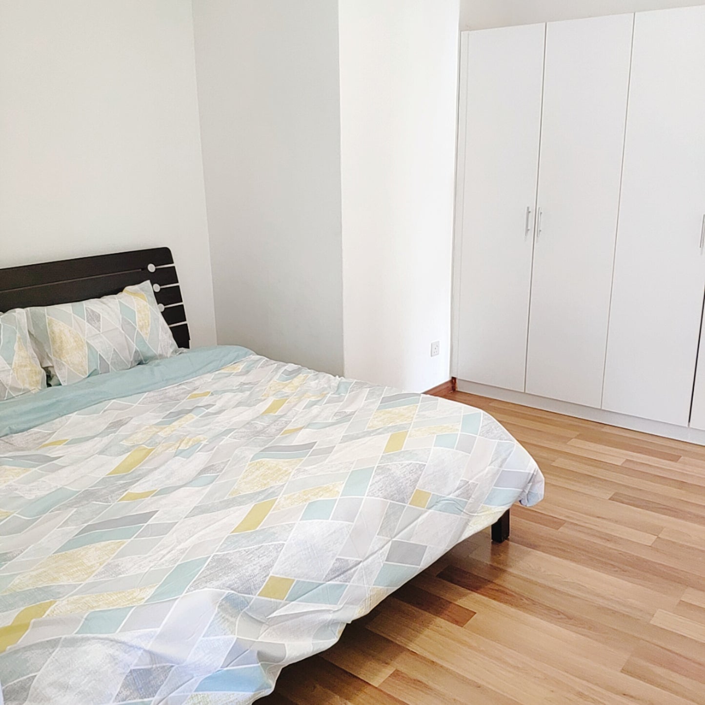 Clean, Large, Comfy Master Room with Private Bathroom for Rent near UPM, Univ 360, IOI City Mall, Cyberjaya, Astro, IMU, TPM Bukit Jalil, MINES, KTM Serdang, Seri Kembangan, AEON Equine, Aman Heights, Olive Hill