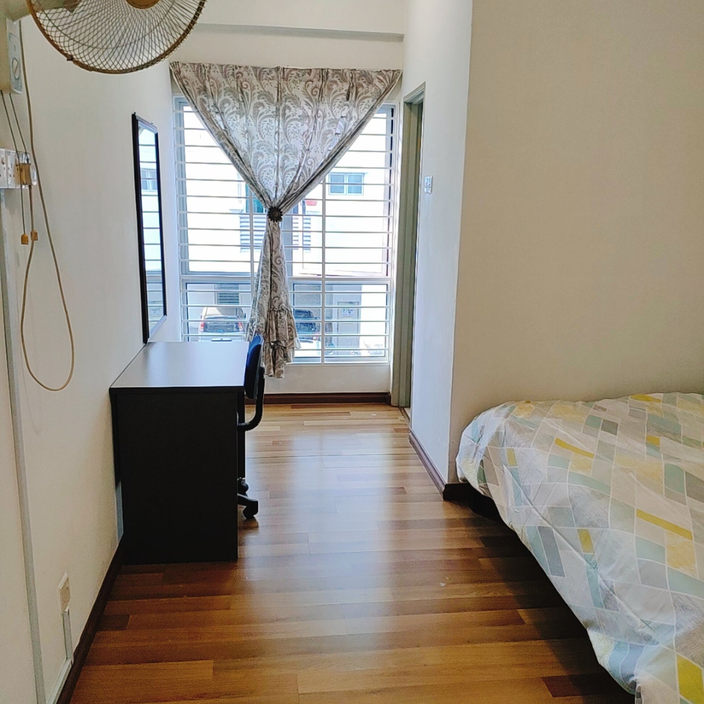 Clean, Large, Comfy Master Room with Private Bathroom for Rent near UPM, Univ 360, IOI City Mall, Cyberjaya, Astro, IMU, TPM Bukit Jalil, MINES, KTM Serdang, Seri Kembangan, AEON Equine, Aman Heights, Olive Hill