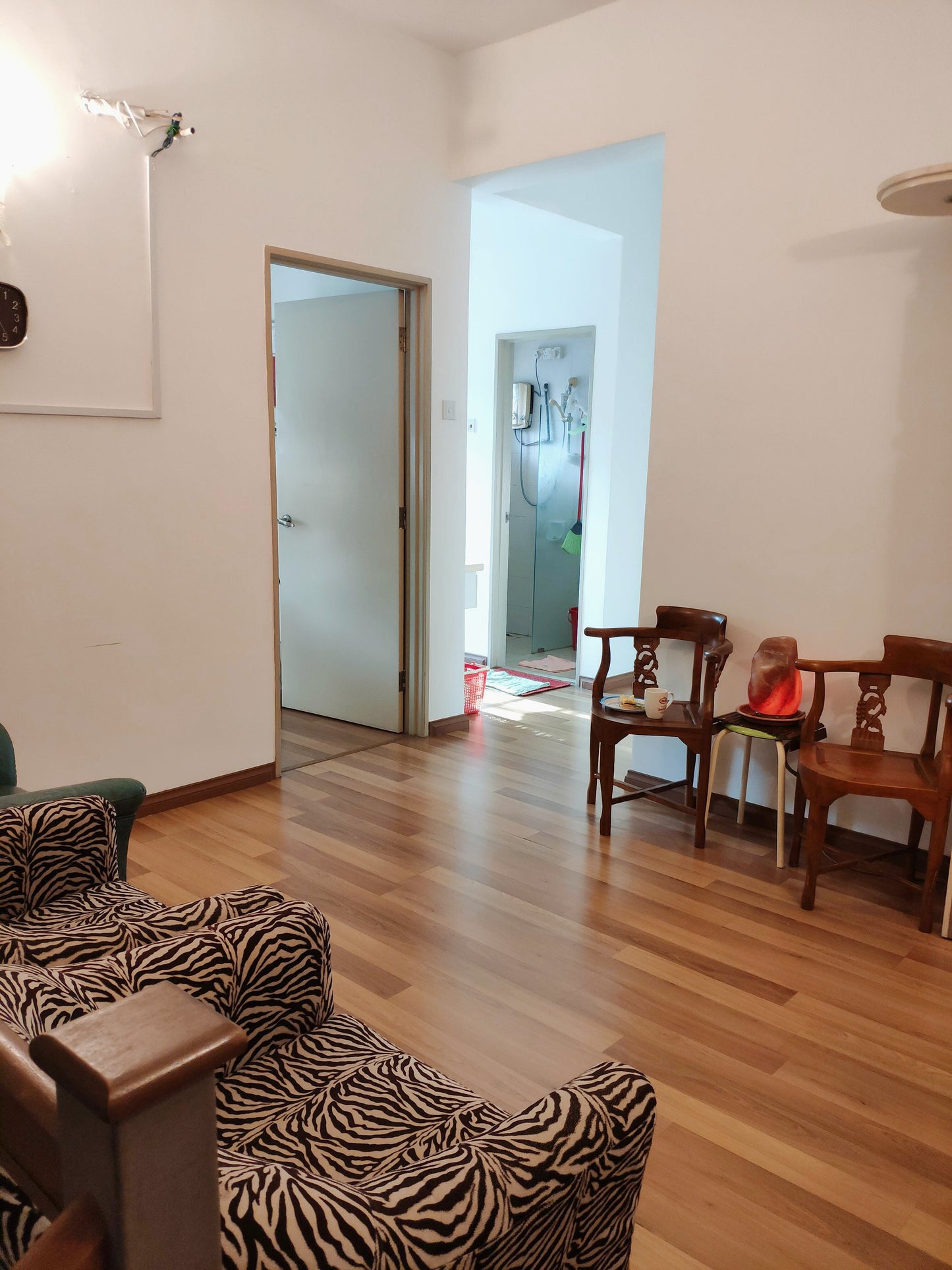 Clean, Large, Comfy Master Room with Private Bathroom for Rent near UPM, Univ 360, IOI City Mall, Cyberjaya, Astro, IMU, TPM Bukit Jalil, MINES, KTM Serdang, Seri Kembangan, AEON Equine, Aman Heights, Olive Hill