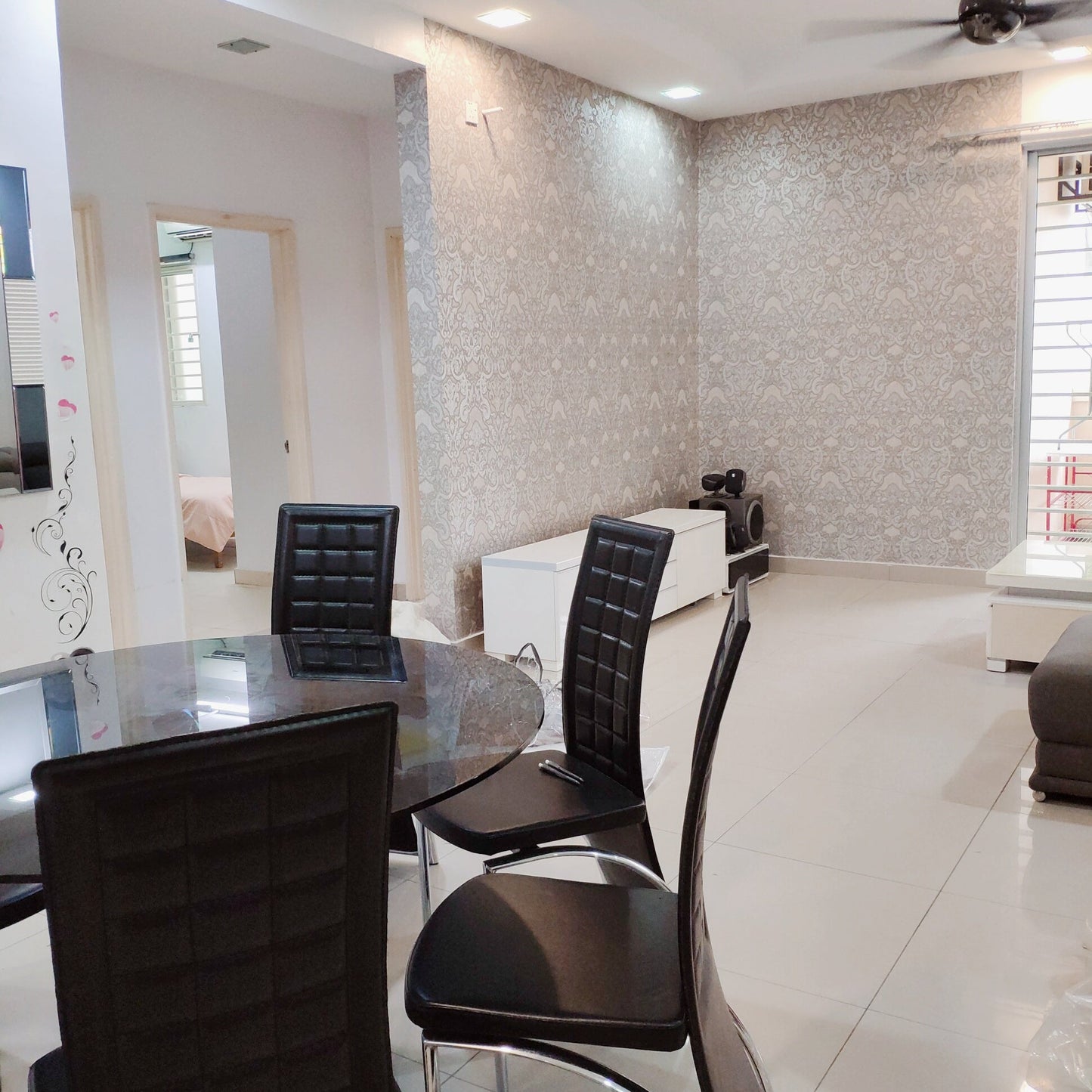 Tiny Room, Windowless, Fan Only, Mixed Gender House for Rent near MRT UPM, Bukit Jalil, TPM, The Mines, IOI City Mall