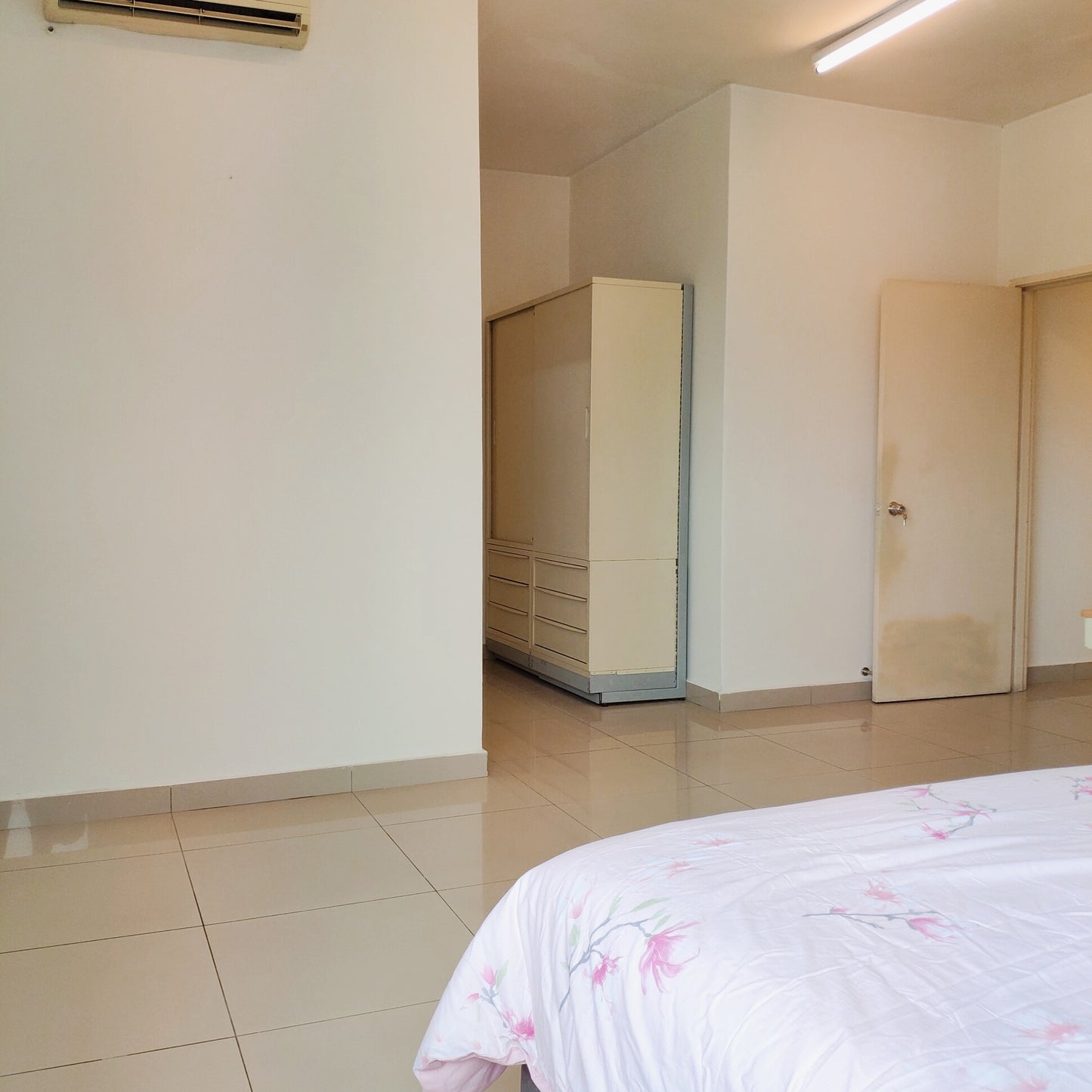 BIG, Quiet Master Room, near MRT UPM, Bukit Jalil, TPM, The Mines, Serdang, UPM, Equine Park, Bdr. Putra Permai, IOI City Mall, Cyberjaya