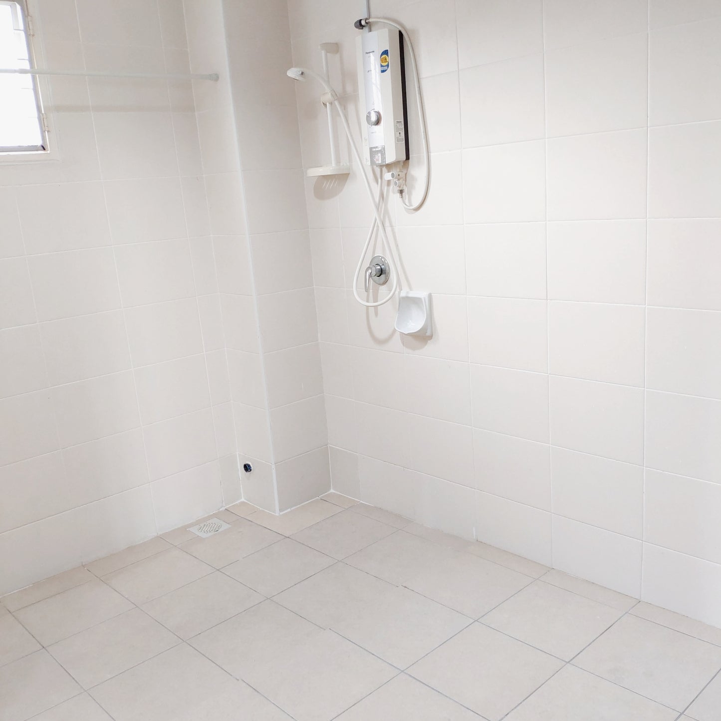 Huge Master Room Rental at Bayan Villa with Private Bathroom near MRT UPM Station, Olive Hill, IMU, TPM Bukit Jalil, MINES shopping mall