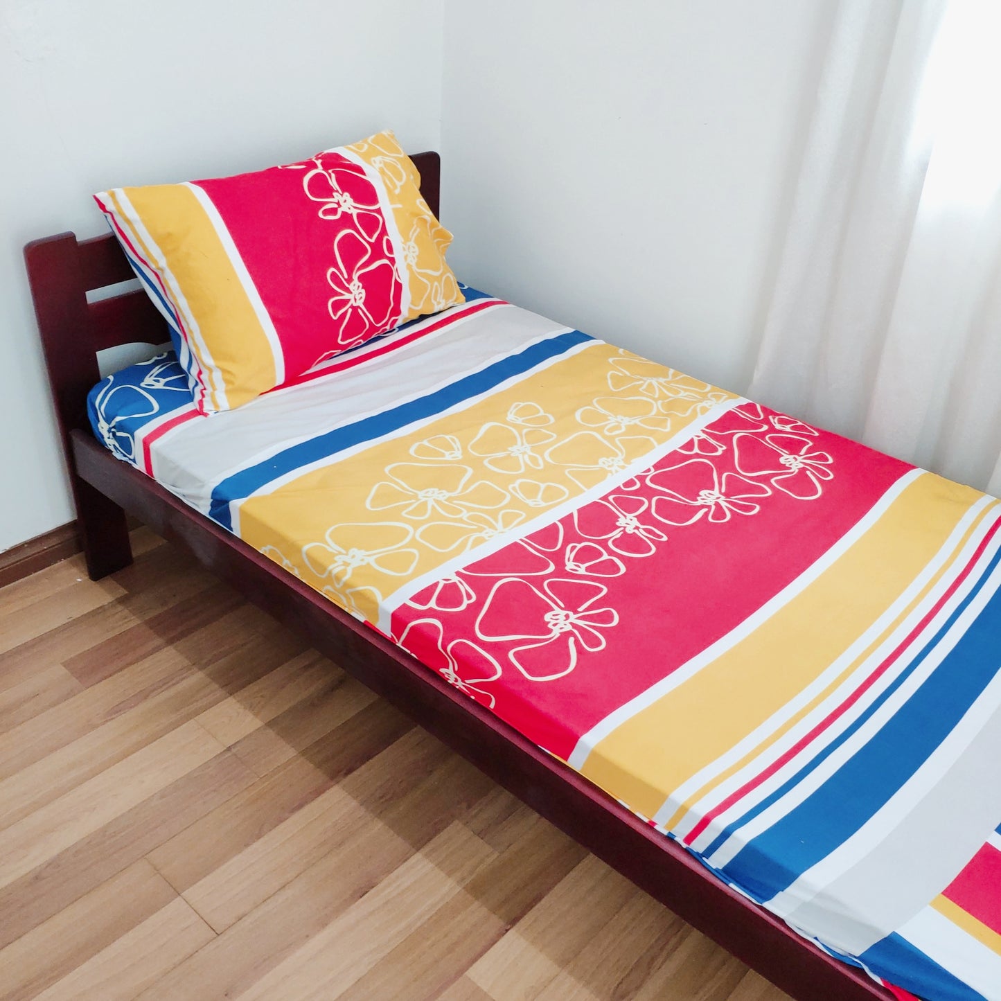 Middle Room with 2 Single Beds near MRT UPM Station, Olive Hill, IMU, TPM Bukit Jalil, MINES shopping mall
