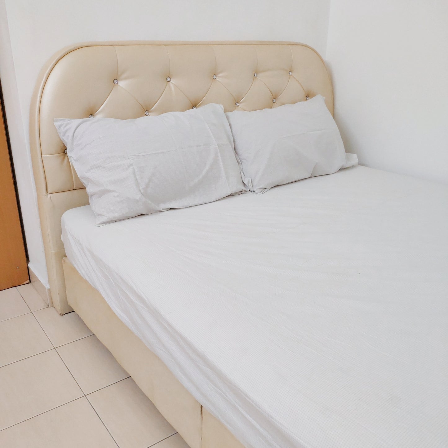 Clean & Cozy Middle Room, Safe Security near Bukit Serdang, UPM, Serdang Jaya, South City, The Mines, Sg Besi Indah, Serdang Jaya, IOI City Mall, 16 Sierra, Bkt Jalil, TPM, Astro