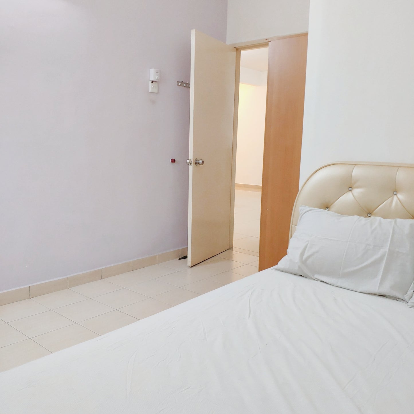 Clean & Cozy Middle Room, Safe Security near Bukit Serdang, UPM, Serdang Jaya, South City, The Mines, Sg Besi Indah, Serdang Jaya, IOI City Mall, 16 Sierra, Bkt Jalil, TPM, Astro