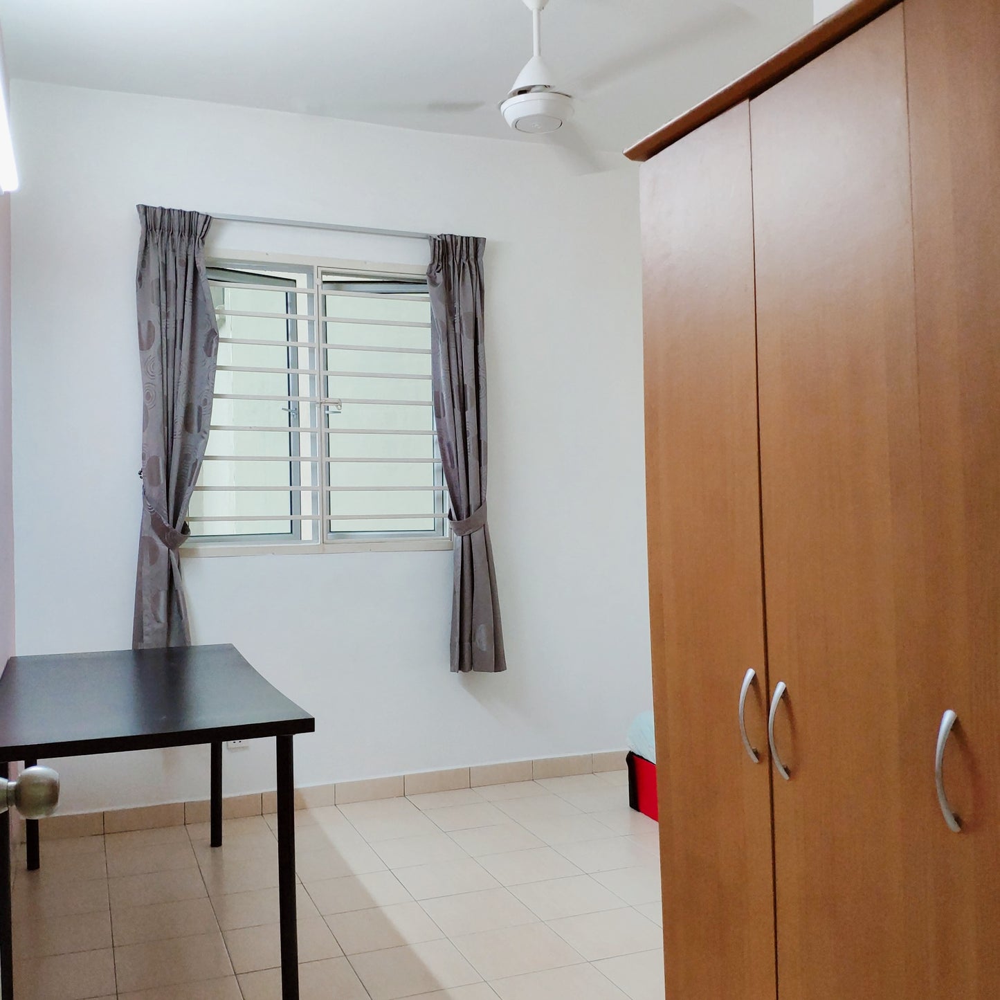 Clean & Cozy Middle Room, Safe Security near Bukit Serdang, UPM, Serdang Jaya, South City, The Mines, Sg Besi Indah, Serdang Jaya, IOI City Mall, 16 Sierra, Bkt Jalil, TPM, Astro