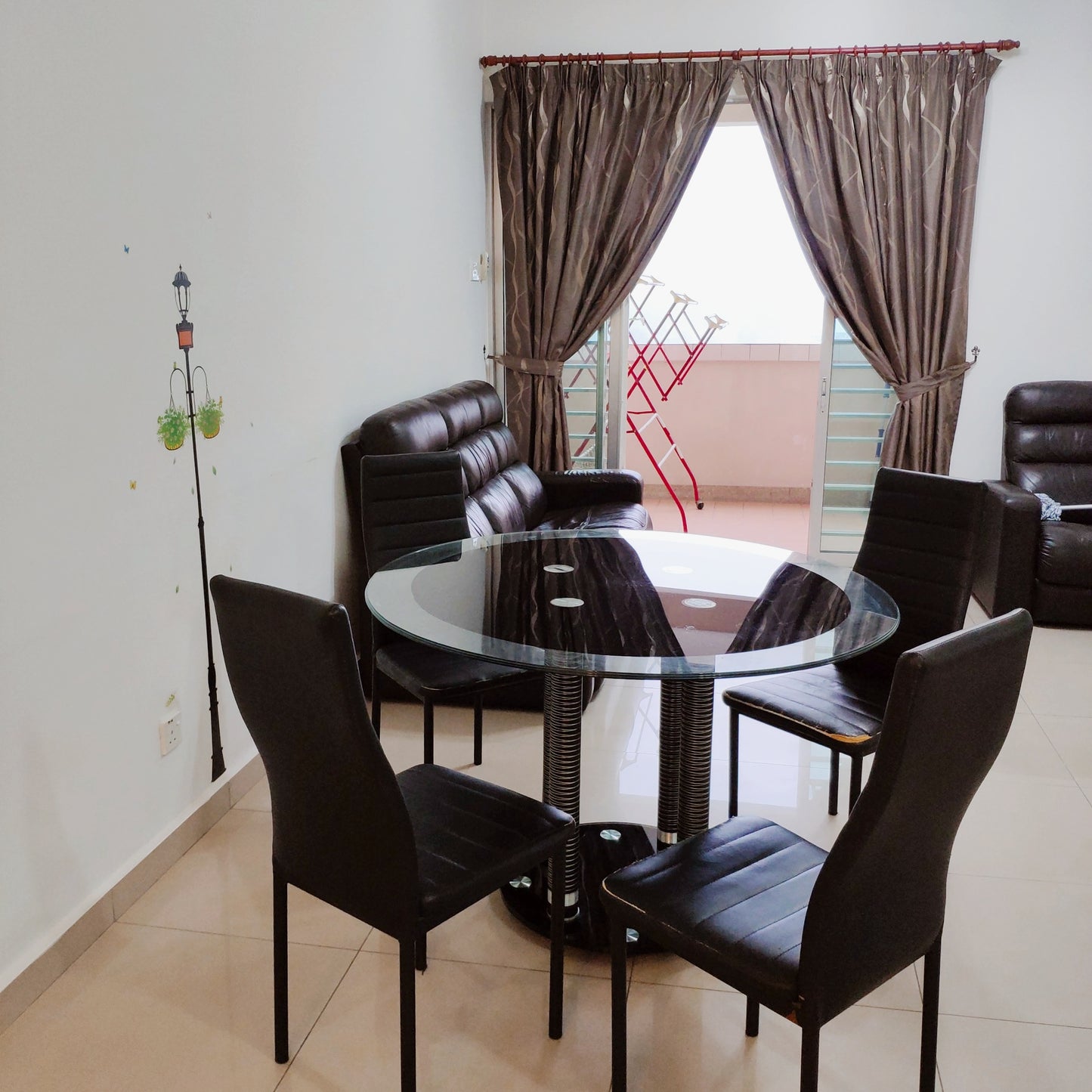 Clean & Cozy Middle Room, Safe Security near Bukit Serdang, UPM, Serdang Jaya, South City, The Mines, Sg Besi Indah, Serdang Jaya, IOI City Mall, 16 Sierra, Bkt Jalil, TPM, Astro