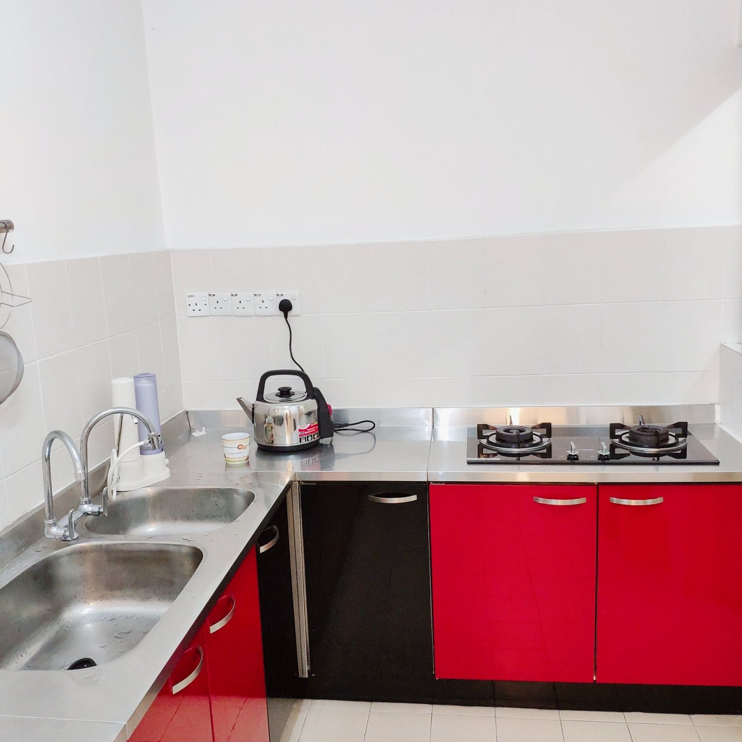 Clean & Nice Middle Room, Safe Security near Bukit Serdang, UPM, Serdang Jaya, South City, The Mines, Sg Besi Indah, Serdang Jaya, IOI City Mall, Bukit Jalil, TPM, Astro