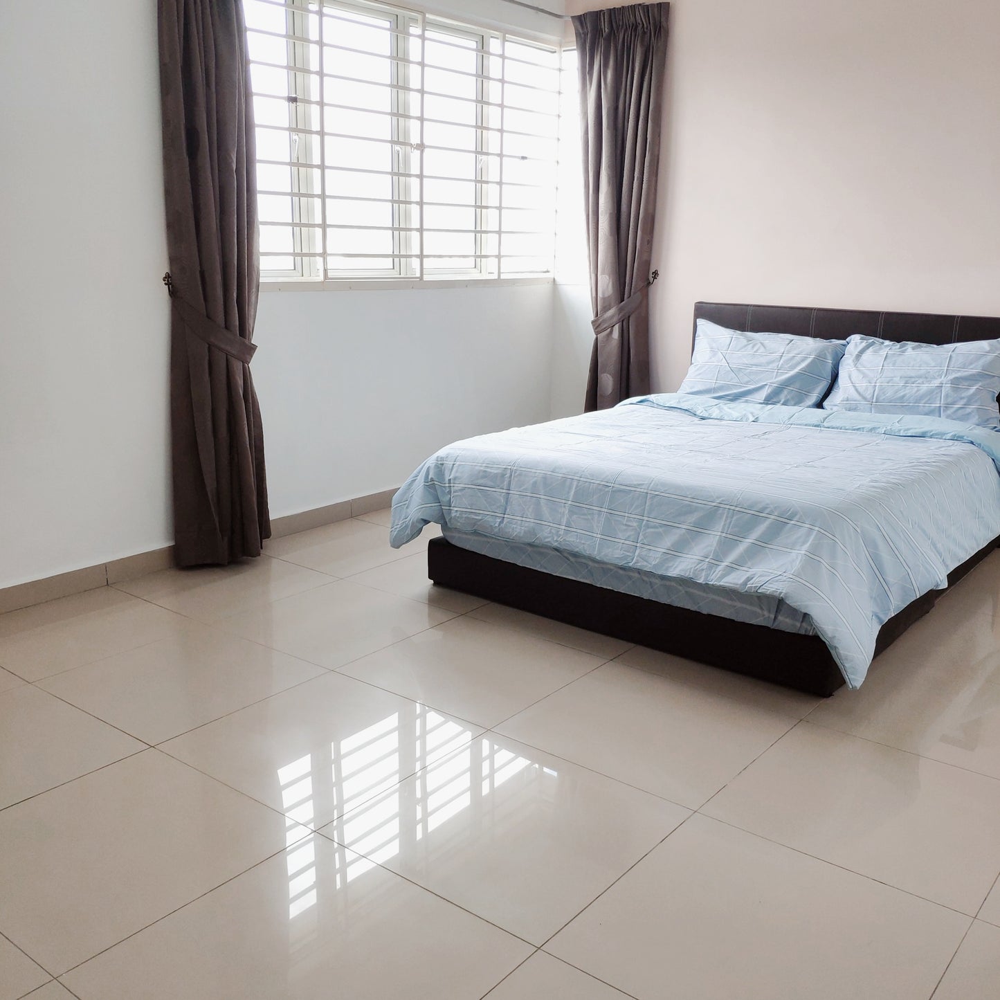 Large, Quiet Master Room at Aman Heights near MRT UPM, Bukit Jalil, TPM, The Mines, Serdang
