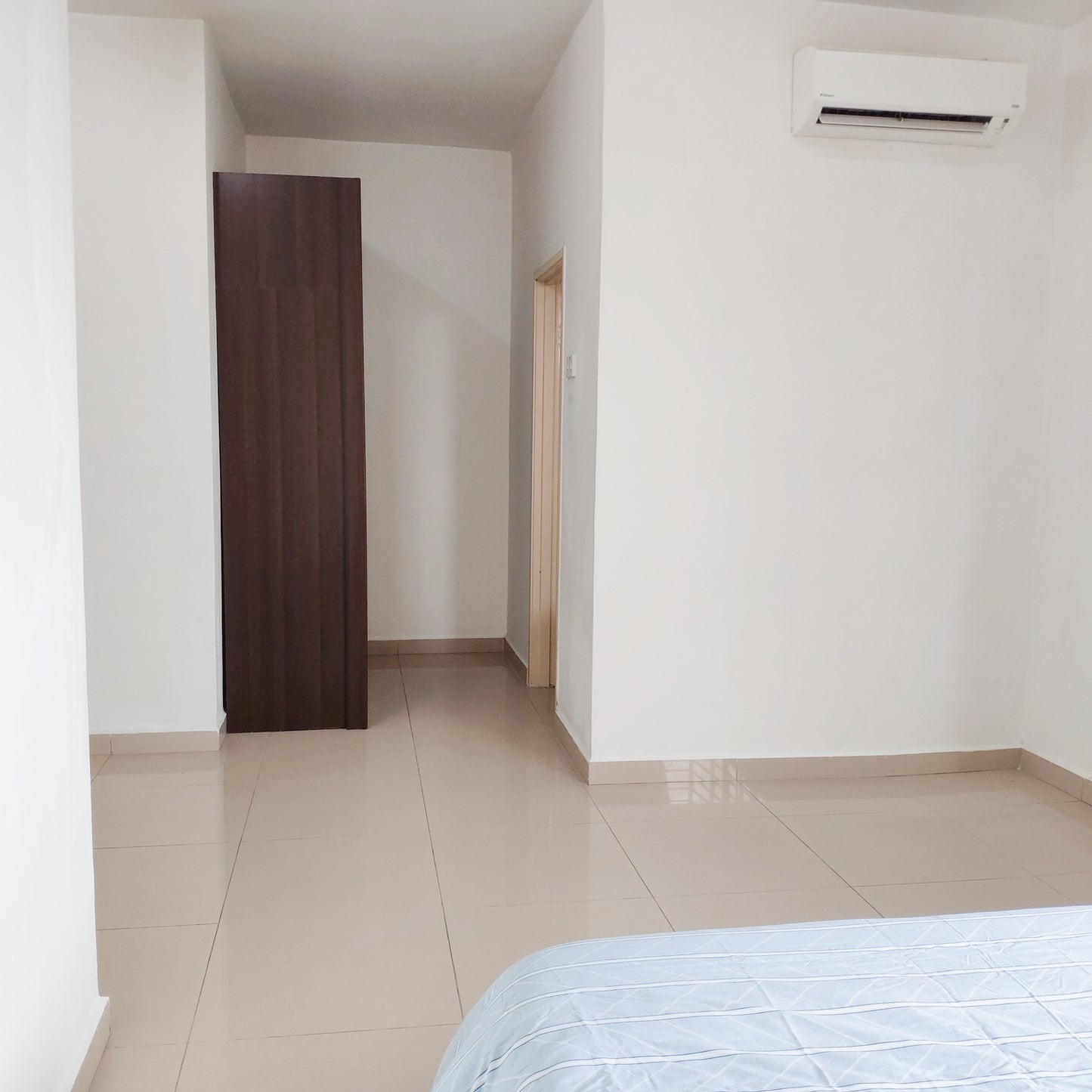 Large, Quiet Master Room at Aman Heights near MRT UPM, Bukit Jalil, TPM, The Mines, Serdang