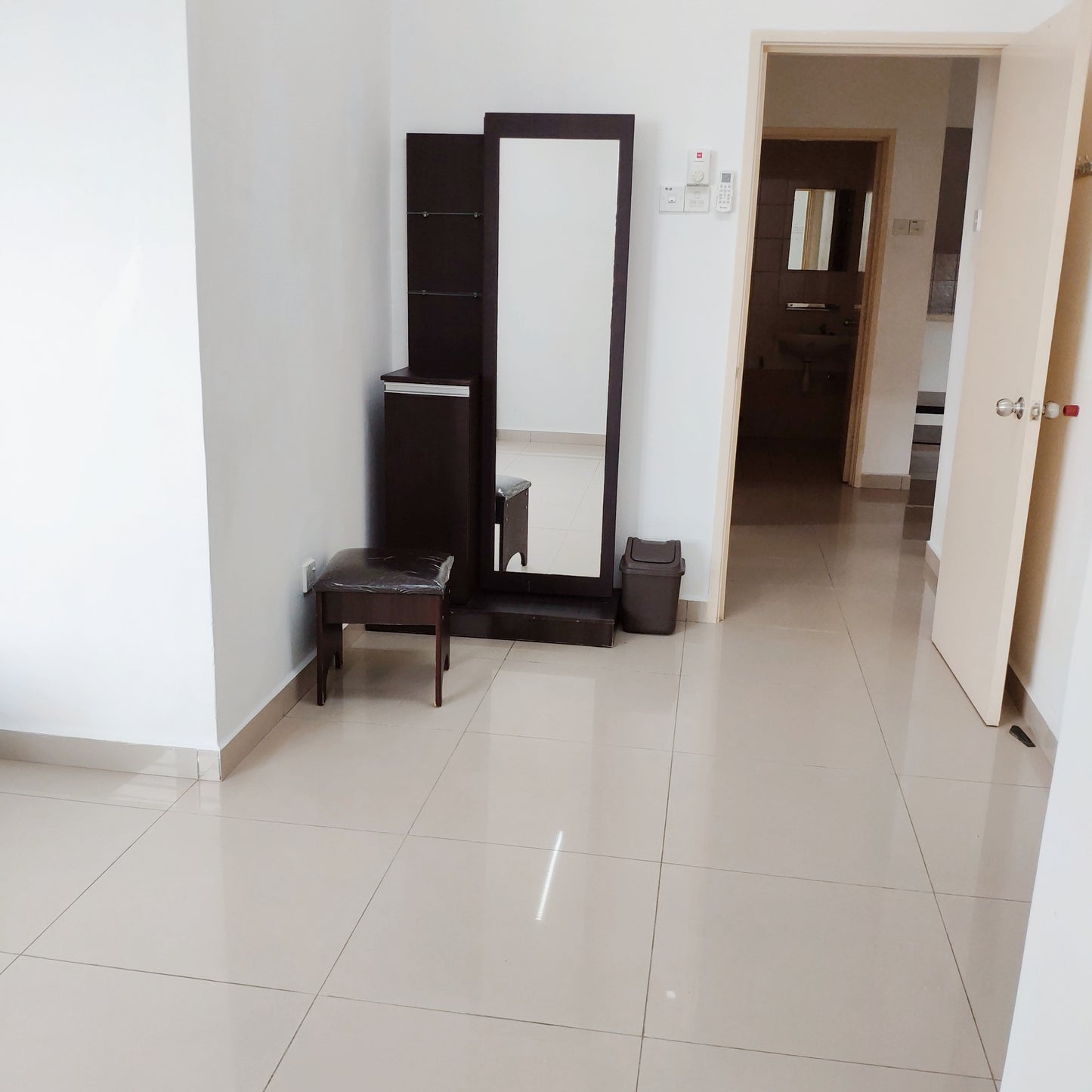 Large, Quiet Master Room at Aman Heights near MRT UPM, Bukit Jalil, TPM, The Mines, Serdang