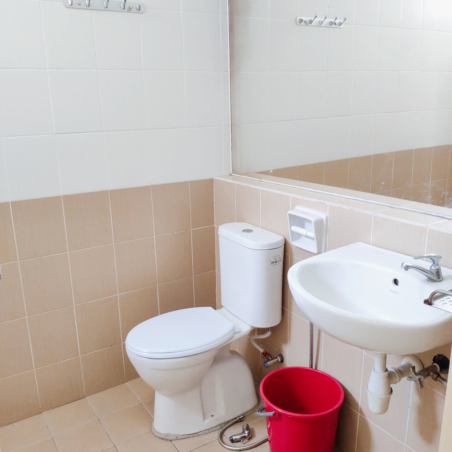 Large, Quiet Master Room at Aman Heights near MRT UPM, Bukit Jalil, TPM, The Mines, Serdang