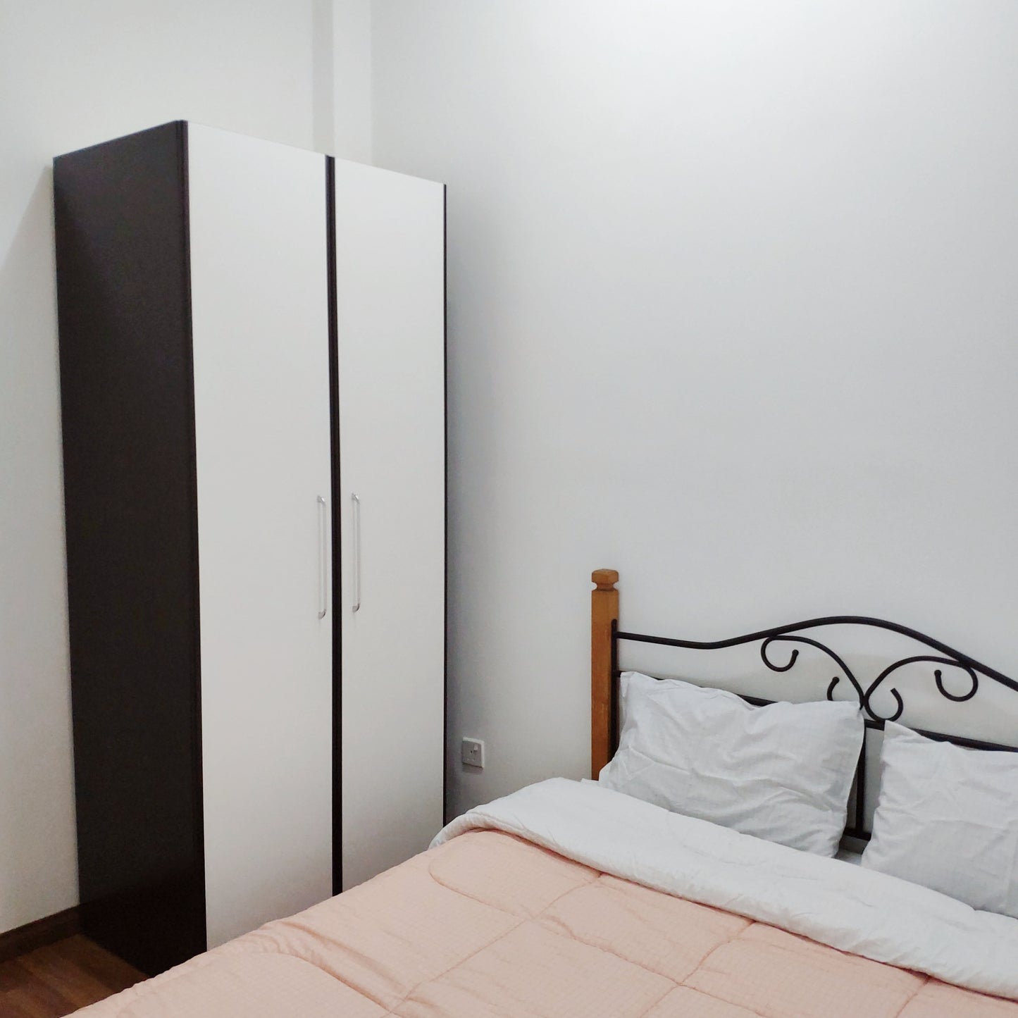 Middle Room near MRT UPM Station, Olive Hill, IMU, TPM Bukit Jalil, MINES shopping mall