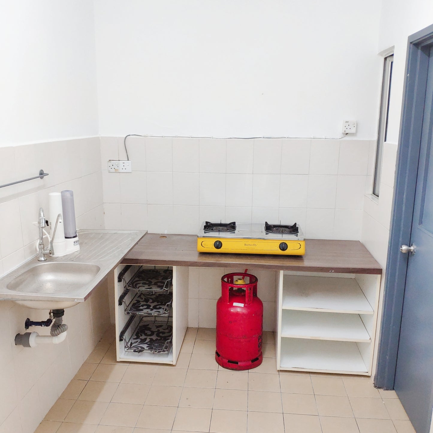 Comfy, Quiet Middle Room for Rent, 24 Hr Security near Bkt Jalil, TPM, The Mines, Serdang, UPM, Equine Park, Bdr. Putra Permai, IOI City Mall, Cyberjaya