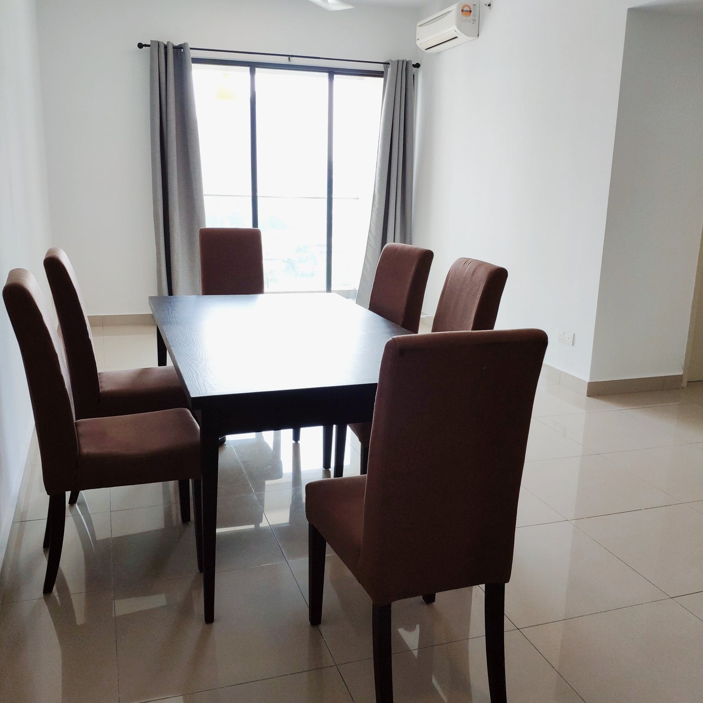 Master Room with Balcony & Private Bath near The Mines, UPM, Hospital Serdang, UNITEN, Balakong, Astetica Residence