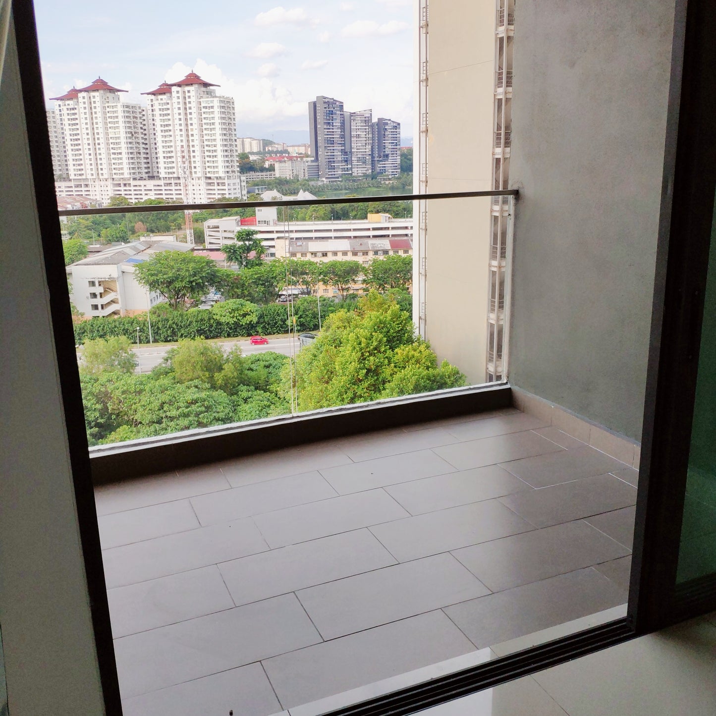 Master Room with Balcony & Private Bath near The Mines, UPM, Hospital Serdang, UNITEN, Balakong, Astetica Residence