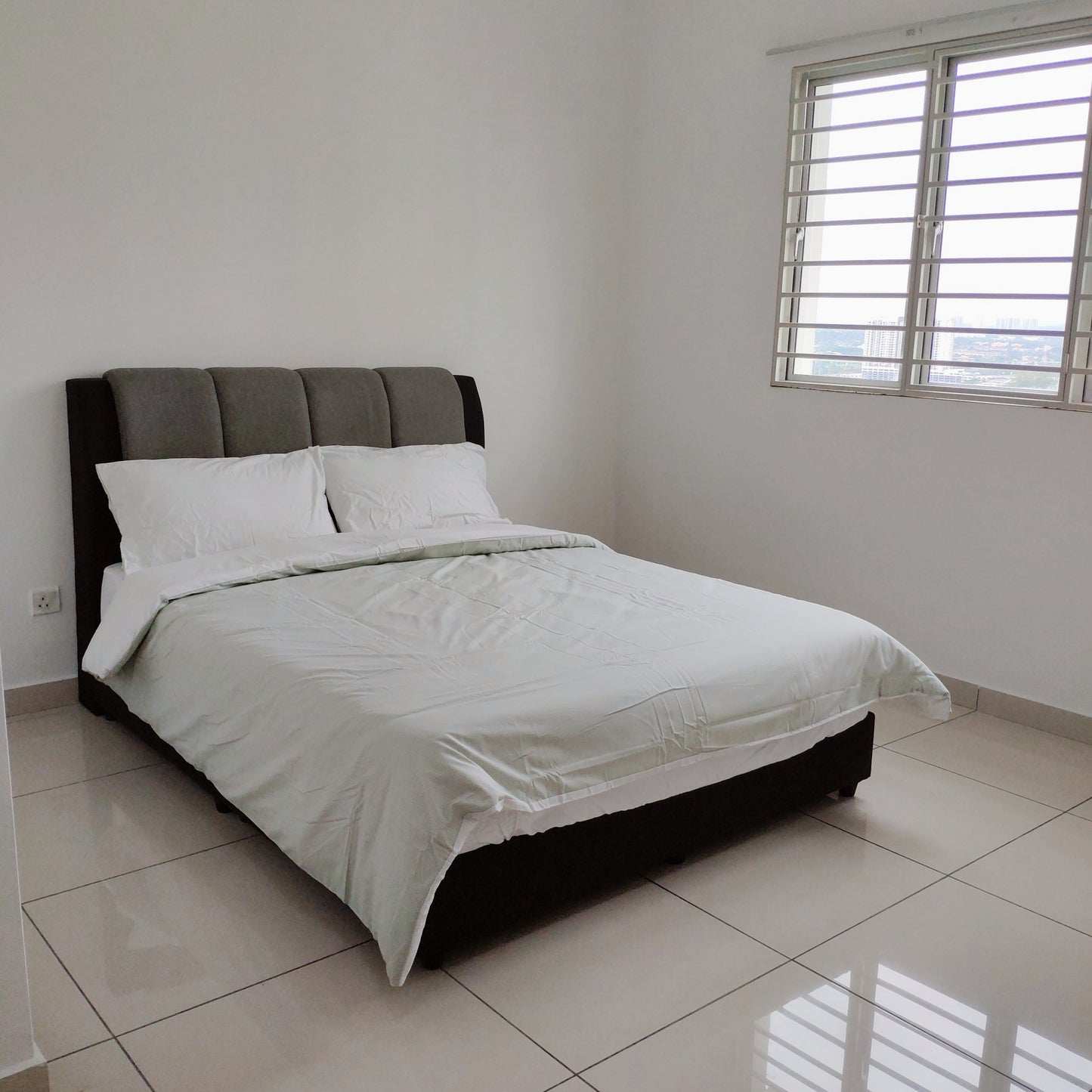 Nice View Master Room, 24 Hr Security near Bkt Jalil, TPM, The Mines, Serdang, UPM, Equine Park, Bdr. Putra Permai, IOI City Mall, Cyberjaya