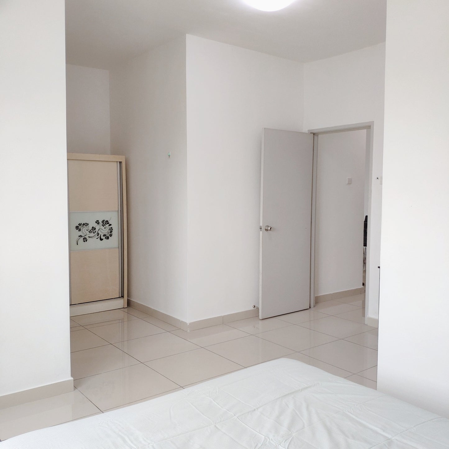 Nice View Master Room, 24 Hr Security near Bkt Jalil, TPM, The Mines, Serdang, UPM, Equine Park, Bdr. Putra Permai, IOI City Mall, Cyberjaya