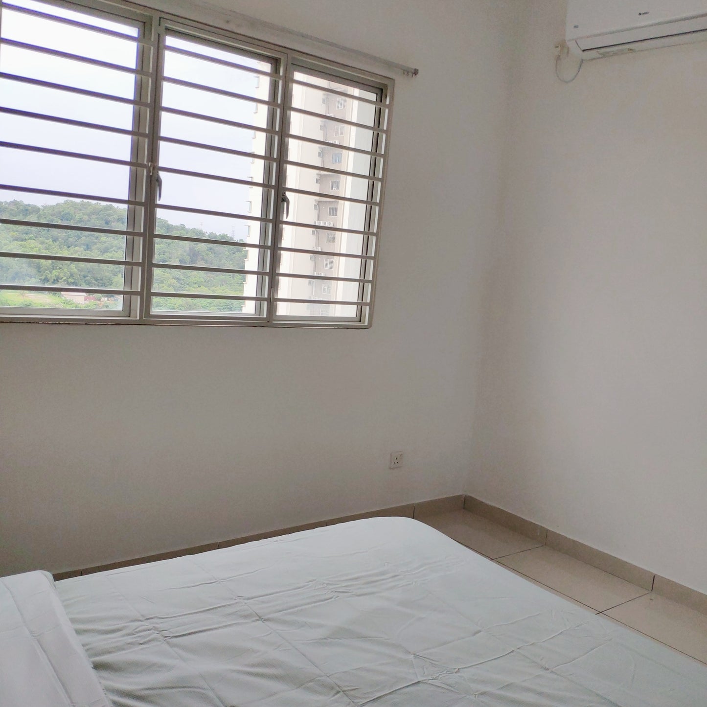 Nice View Master Room, 24 Hr Security near Bkt Jalil, TPM, The Mines, Serdang, UPM, Equine Park, Bdr. Putra Permai, IOI City Mall, Cyberjaya