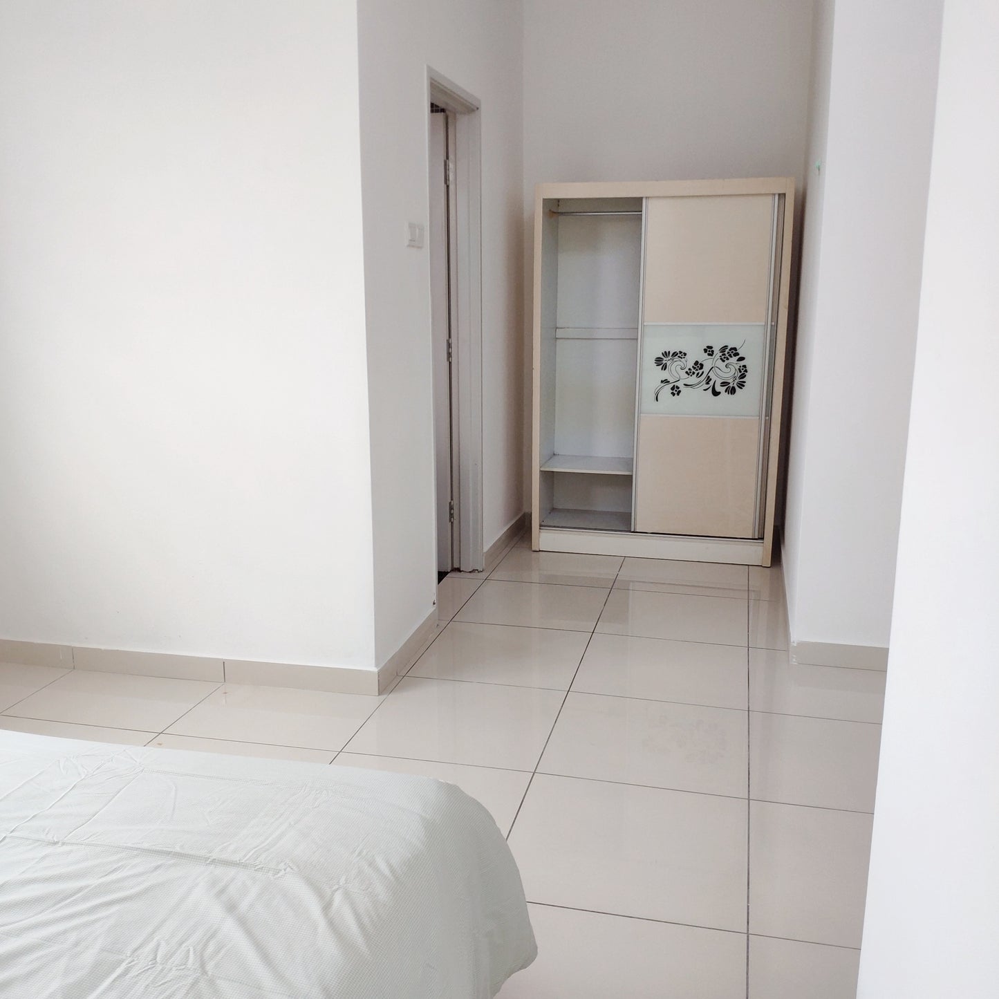 Nice View Master Room, 24 Hr Security near Bkt Jalil, TPM, The Mines, Serdang, UPM, Equine Park, Bdr. Putra Permai, IOI City Mall, Cyberjaya