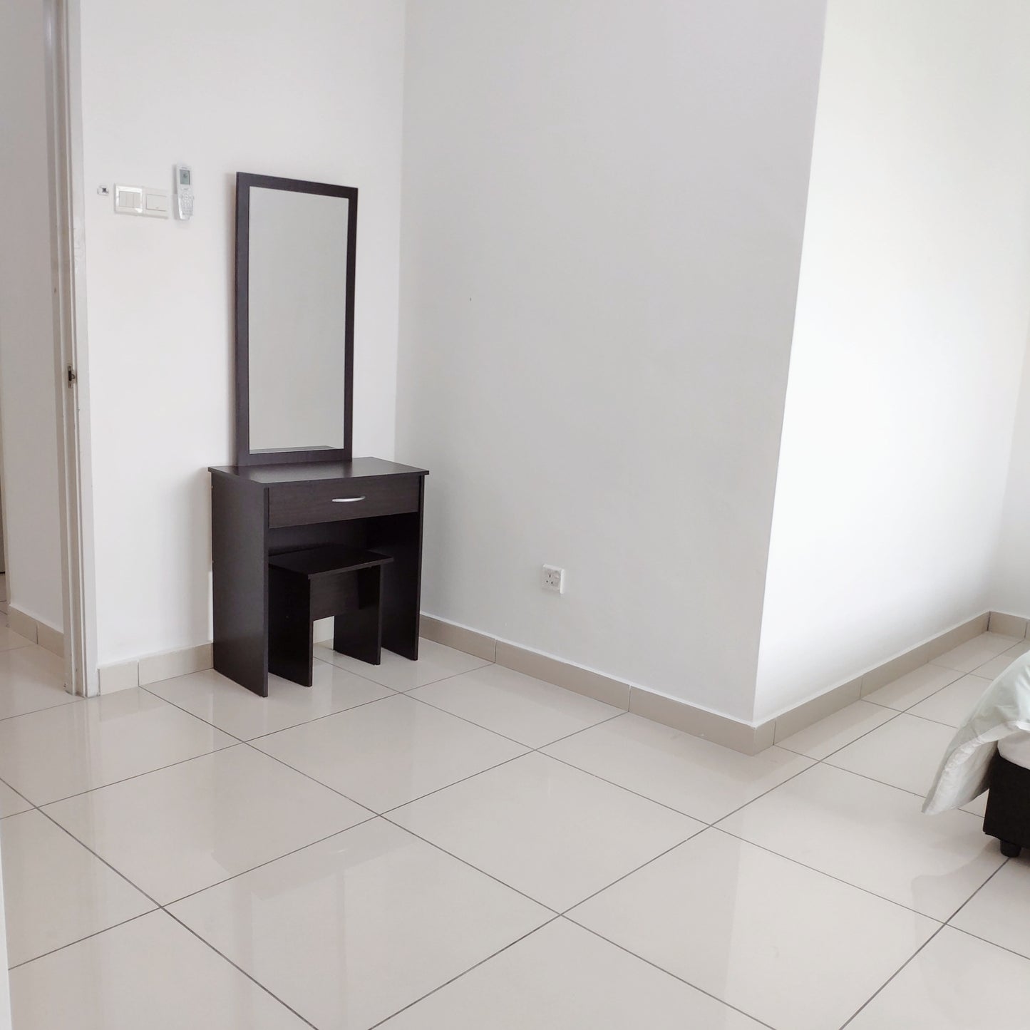 Nice View Master Room, 24 Hr Security near Bkt Jalil, TPM, The Mines, Serdang, UPM, Equine Park, Bdr. Putra Permai, IOI City Mall, Cyberjaya