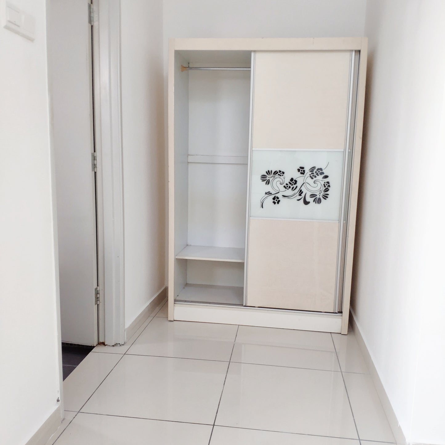 Nice View Master Room, 24 Hr Security near Bkt Jalil, TPM, The Mines, Serdang, UPM, Equine Park, Bdr. Putra Permai, IOI City Mall, Cyberjaya