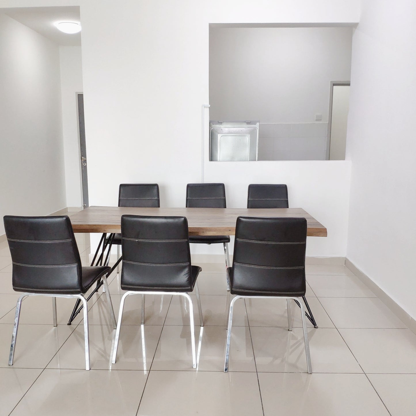 Nice View Master Room, 24 Hr Security near Bkt Jalil, TPM, The Mines, Serdang, UPM, Equine Park, Bdr. Putra Permai, IOI City Mall, Cyberjaya