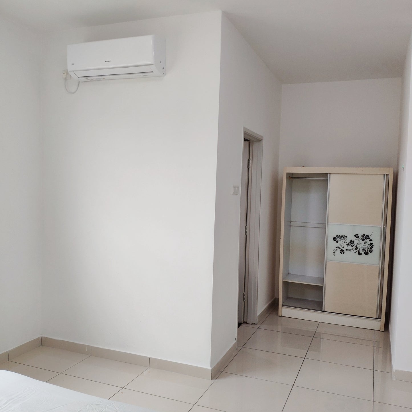 Nice View Master Room, 24 Hr Security near Bkt Jalil, TPM, The Mines, Serdang, UPM, Equine Park, Bdr. Putra Permai, IOI City Mall, Cyberjaya