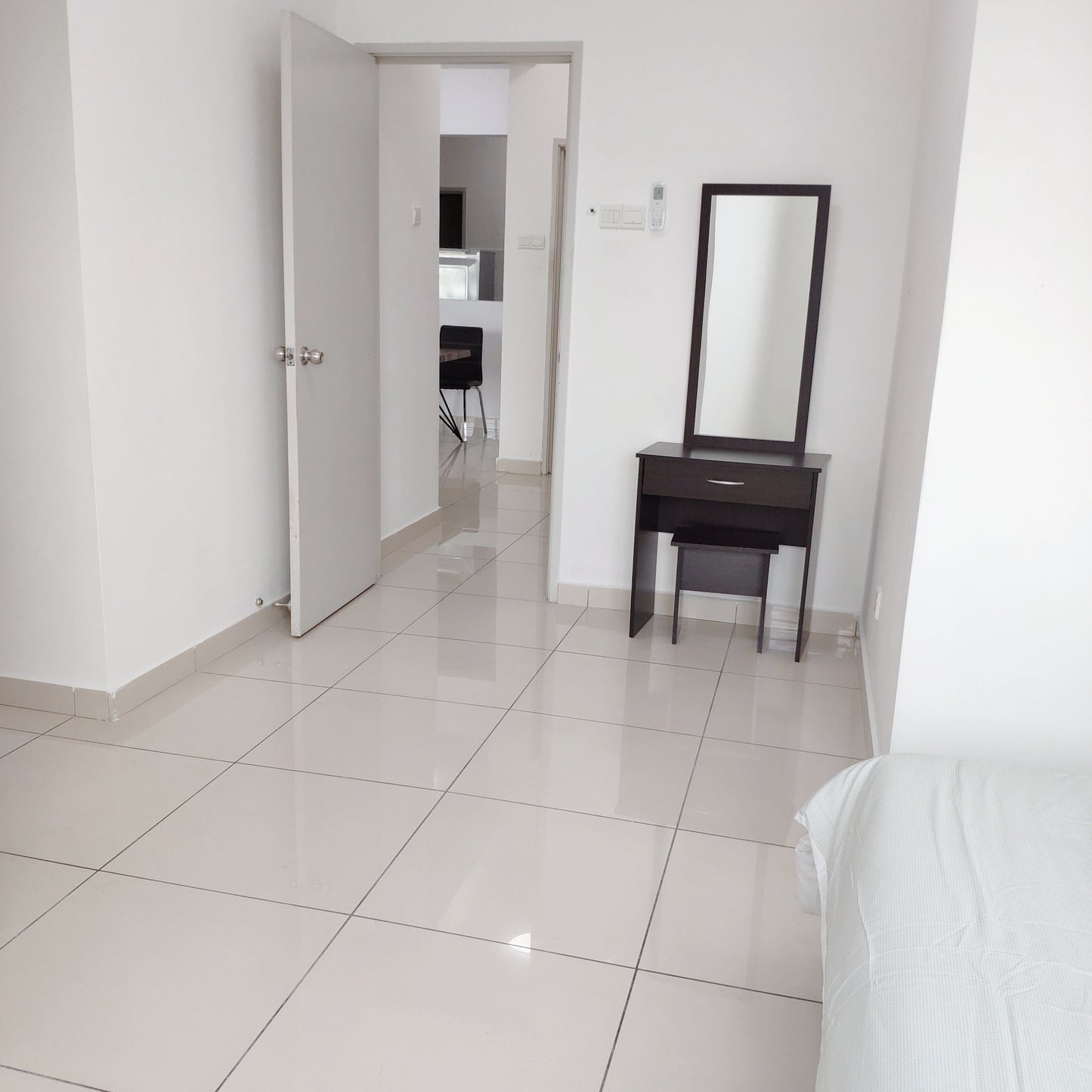Nice View Master Room, 24 Hr Security near Bkt Jalil, TPM, The Mines, Serdang, UPM, Equine Park, Bdr. Putra Permai, IOI City Mall, Cyberjaya