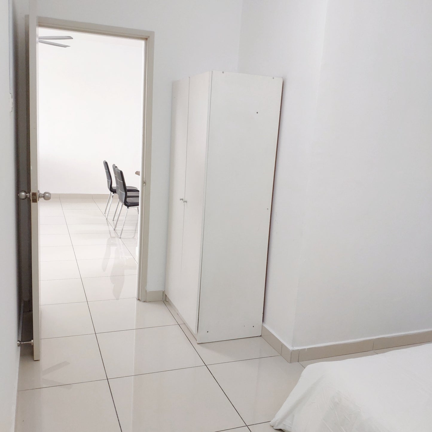 Clean & Nice Middle Room, Safe Security near Bukit Serdang, UPM, Serdang Jaya, South City, The Mines, Sg Besi Indah, Serdang Jaya, IOI City Mall, Bukit Jalil, TPM, Astro