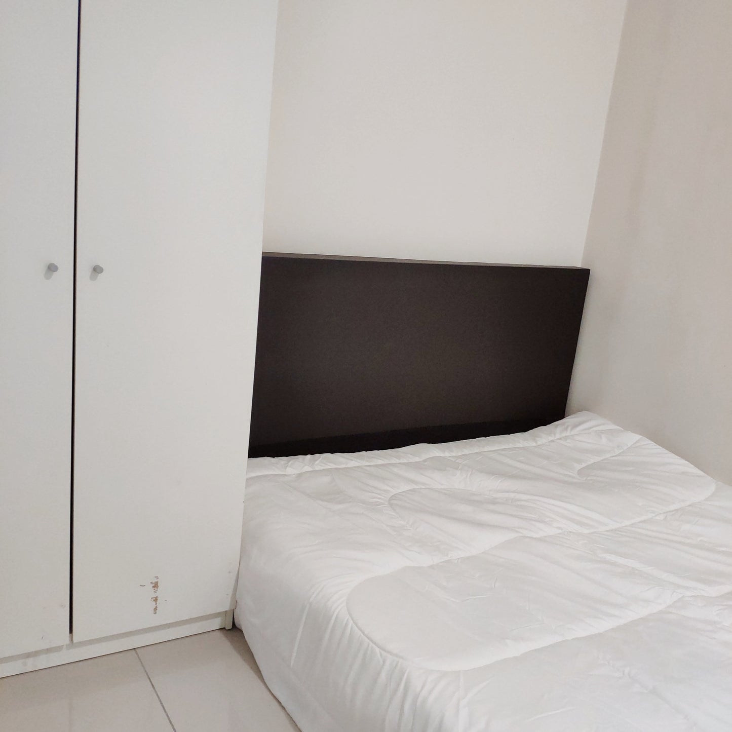 Middle Room for Rent near Taman Equine Park, AEON Equine and MRT Equine