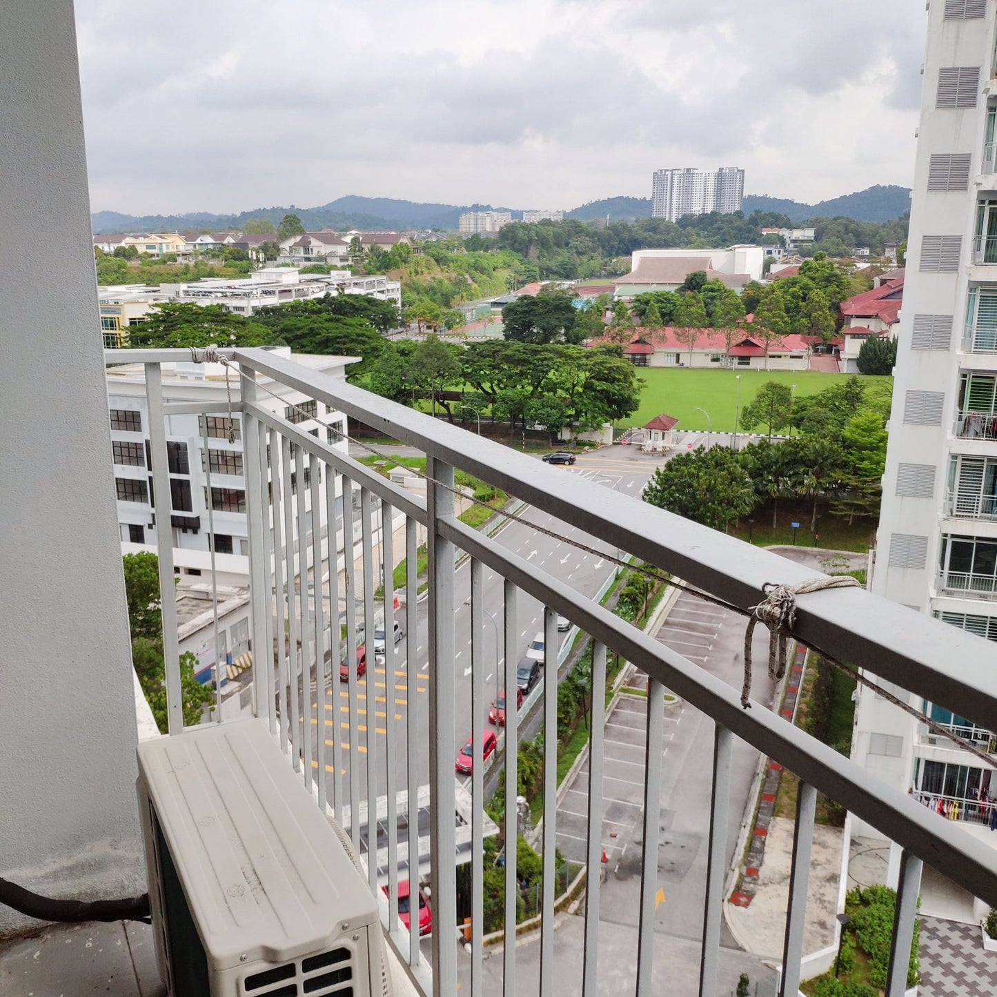 Middle Room for Rent near Taman Equine Park, AEON Equine and MRT Equine