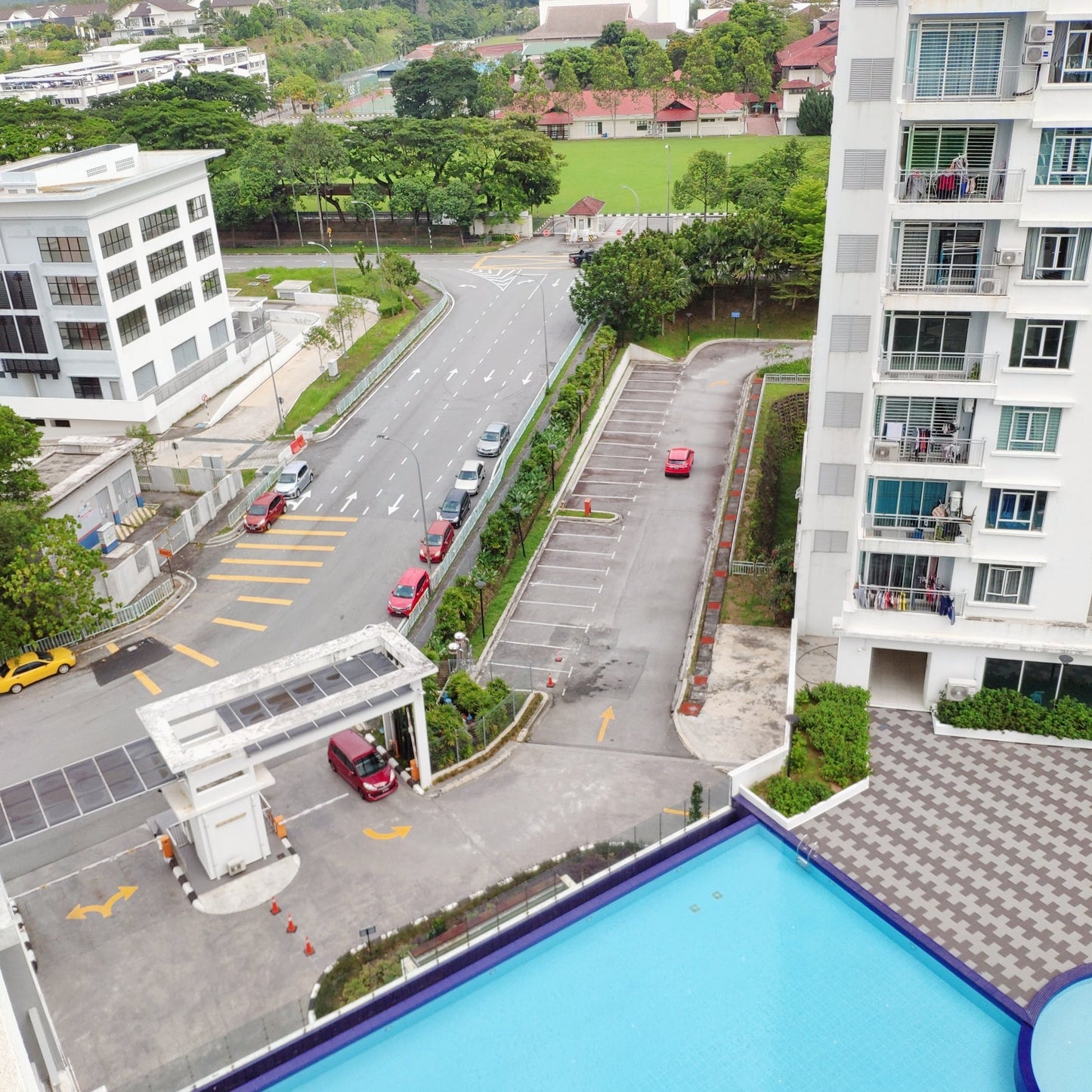 Middle Room for Rent near Taman Equine Park, AEON Equine and MRT Equine