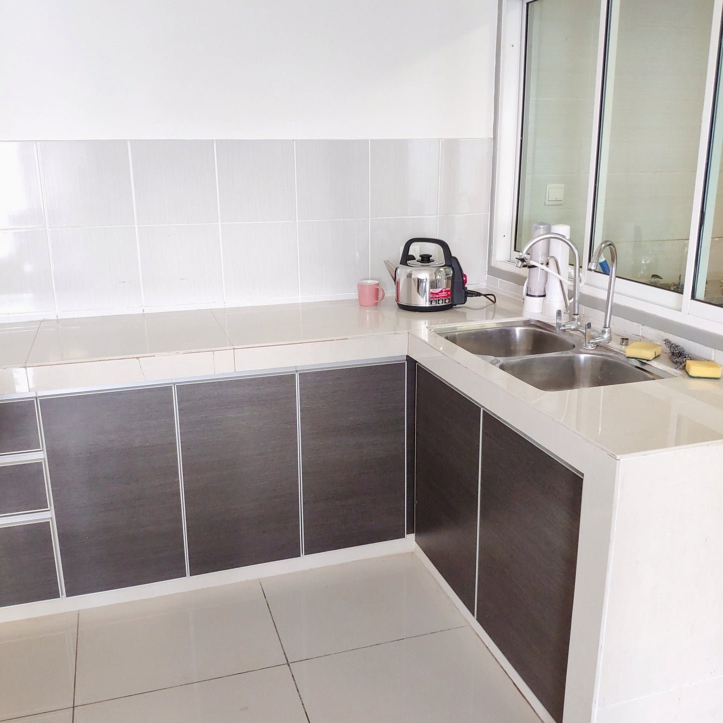 Middle Room for Rent near Taman Equine Park, AEON Equine and MRT Equine
