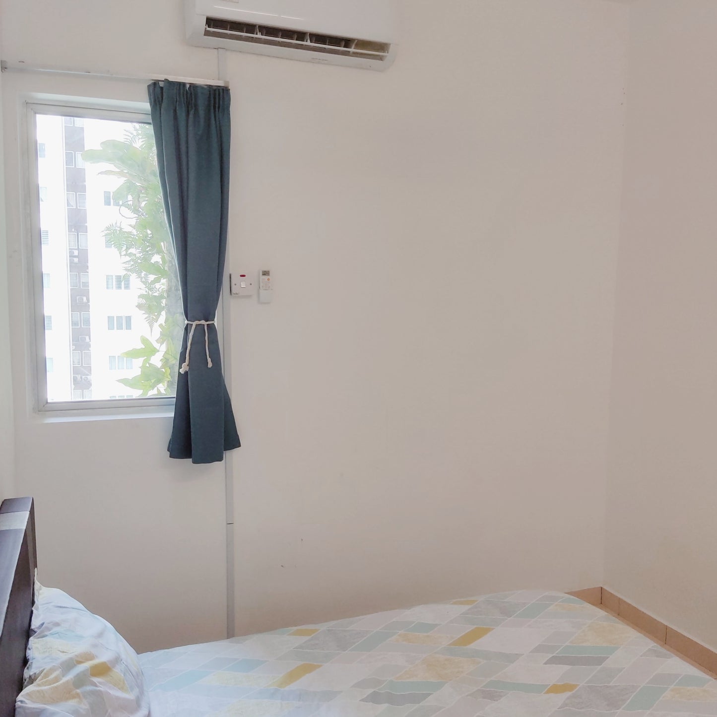 Comfy, Quiet Middle Room, at Aman Heights near MRT UPM, Bukit Jalil, TPM, The Mines, Serdang