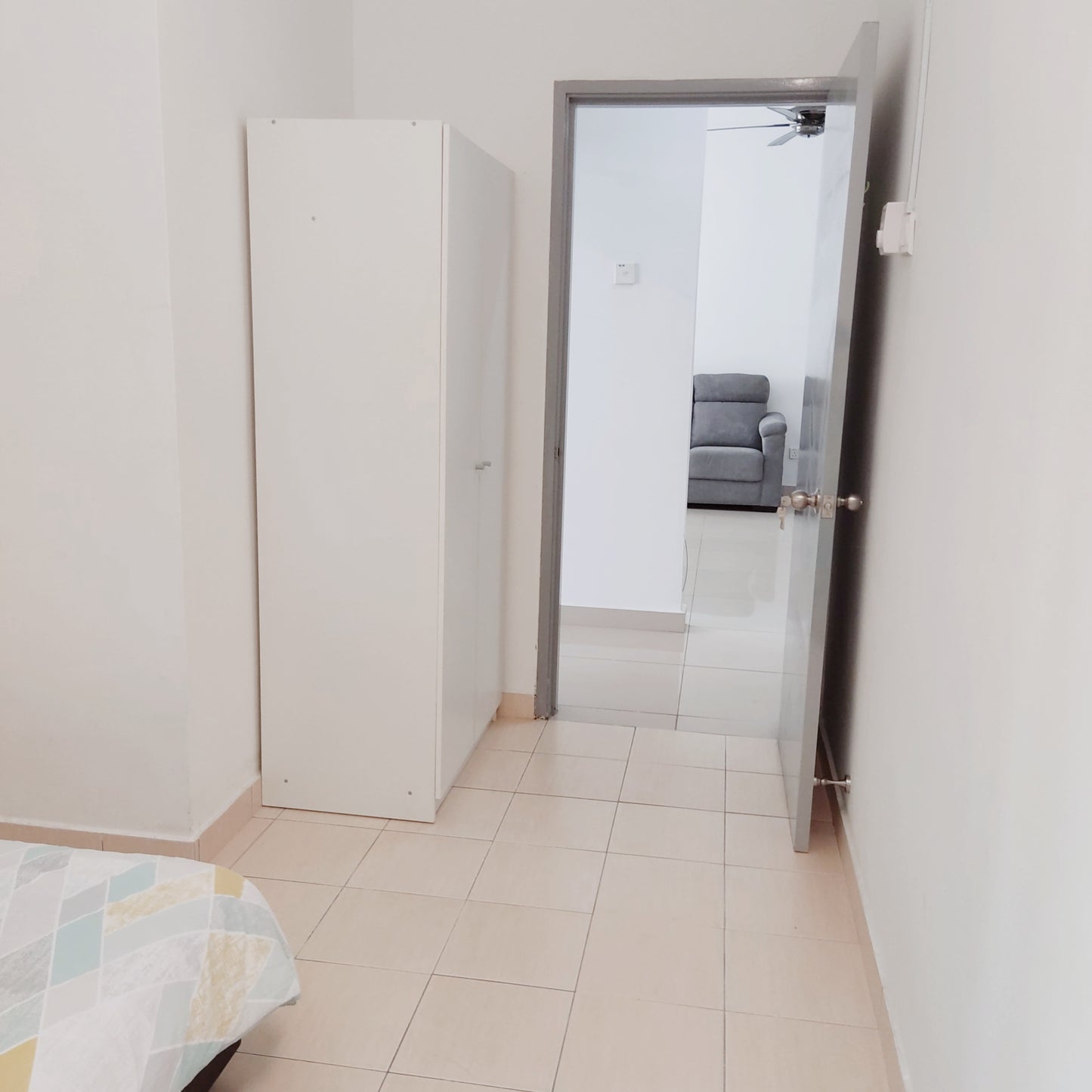 Comfy, Quiet Middle Room, at Aman Heights near MRT UPM, Bukit Jalil, TPM, The Mines, Serdang