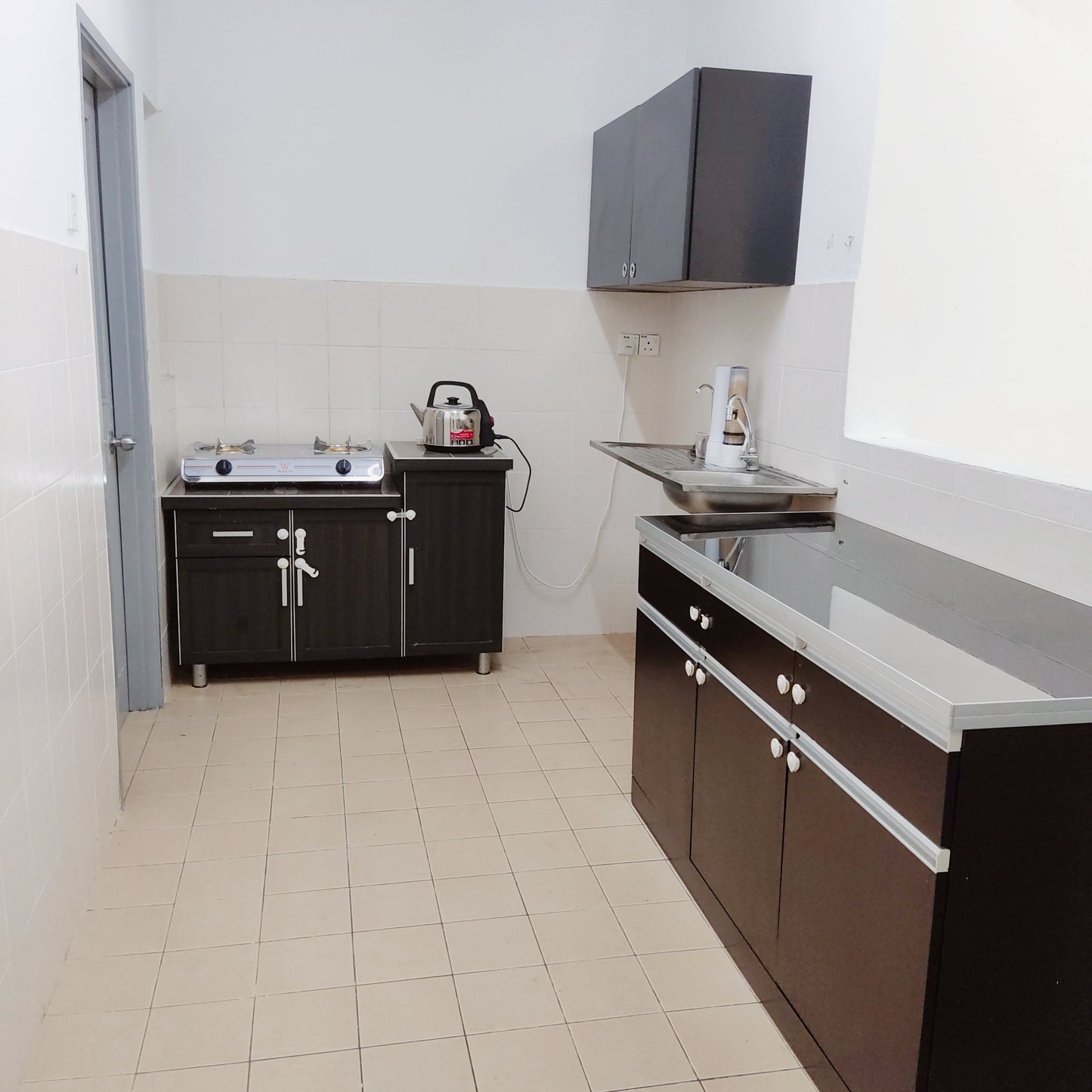 Comfy, Quiet Middle Room, at Aman Heights near MRT UPM, Bukit Jalil, TPM, The Mines, Serdang