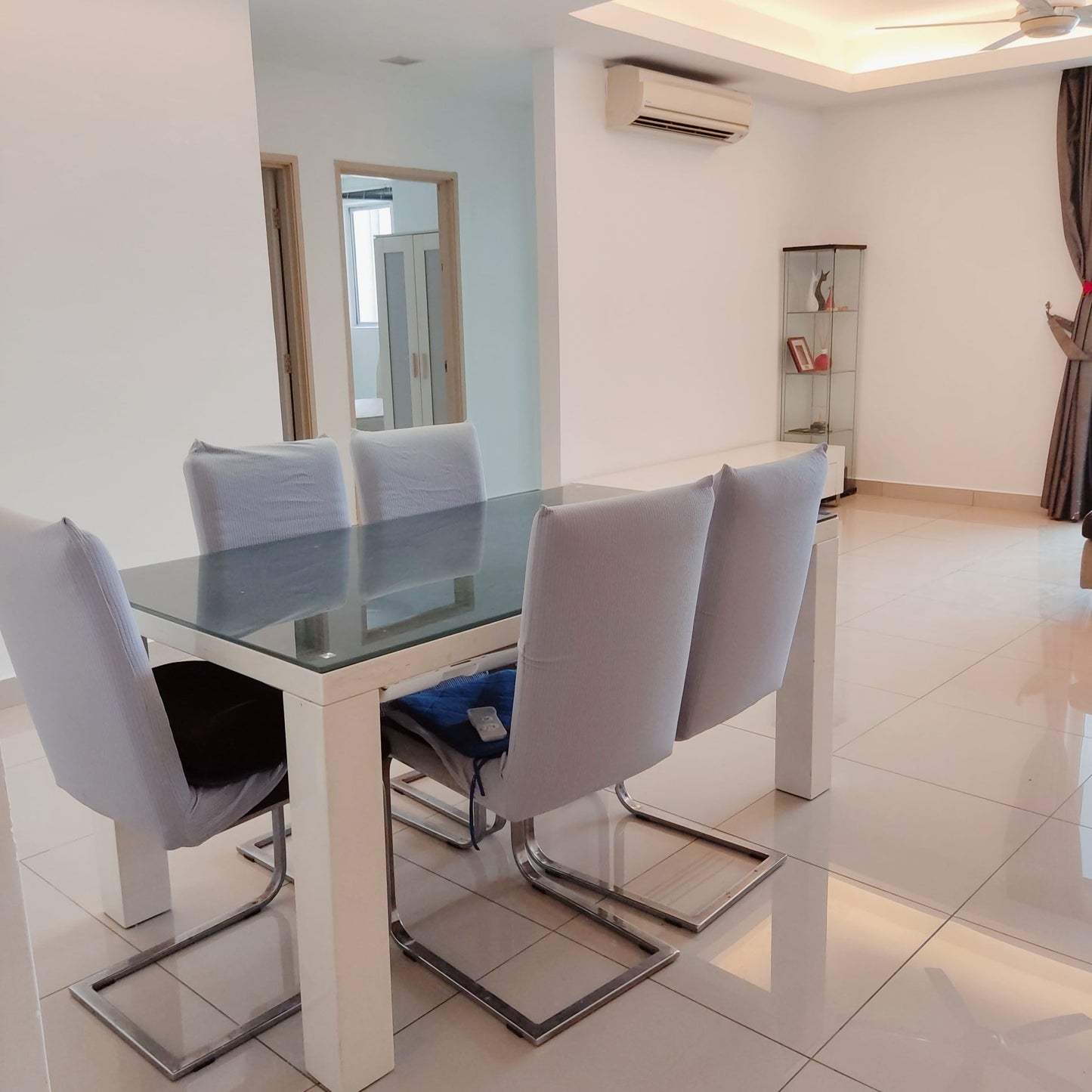 Girls Only - Fresh & Spacious Master Room for Rent at Aman Heights near Bukit Serdang, UPM, Seri Kembang, MRT UPM