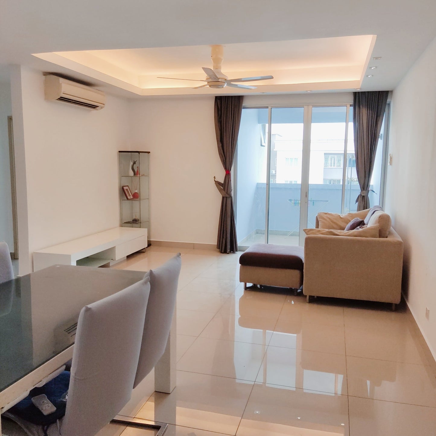 Girls Only - Fresh & Spacious Master Room for Rent at Aman Heights near Bukit Serdang, UPM, Seri Kembang, MRT UPM