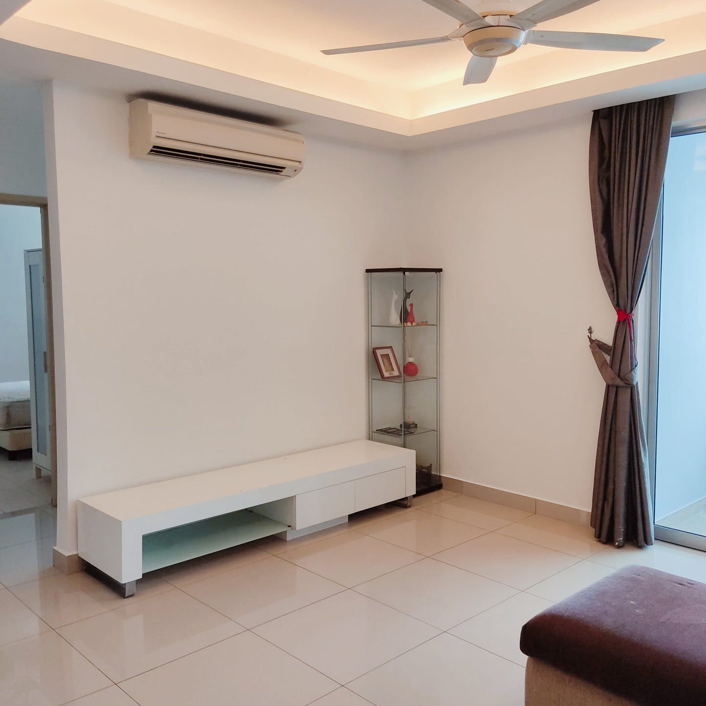 Girls Only - Fresh & Spacious Master Room for Rent at Aman Heights near Bukit Serdang, UPM, Seri Kembang, MRT UPM