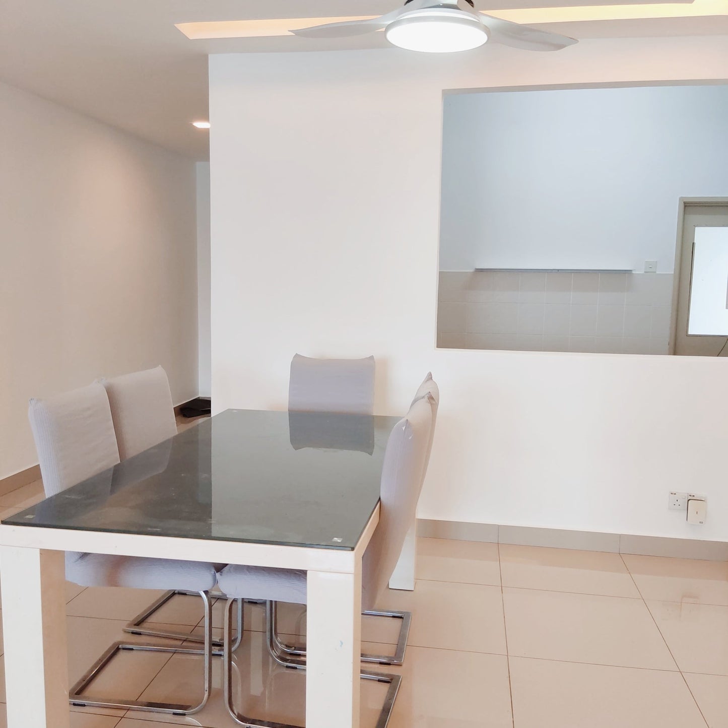 Girls Only - Fresh & Spacious Master Room for Rent at Aman Heights near Bukit Serdang, UPM, Seri Kembang, MRT UPM