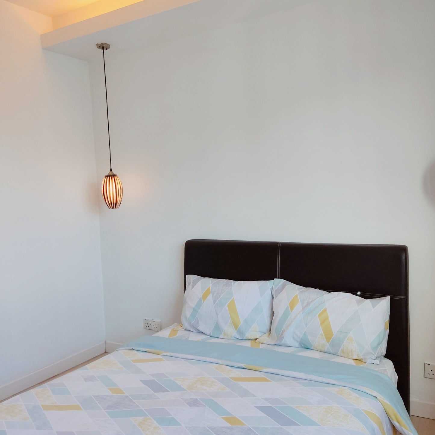 Girls Only - Fresh & Spacious Master Room for Rent at Aman Heights near Bukit Serdang, UPM, Seri Kembang, MRT UPM