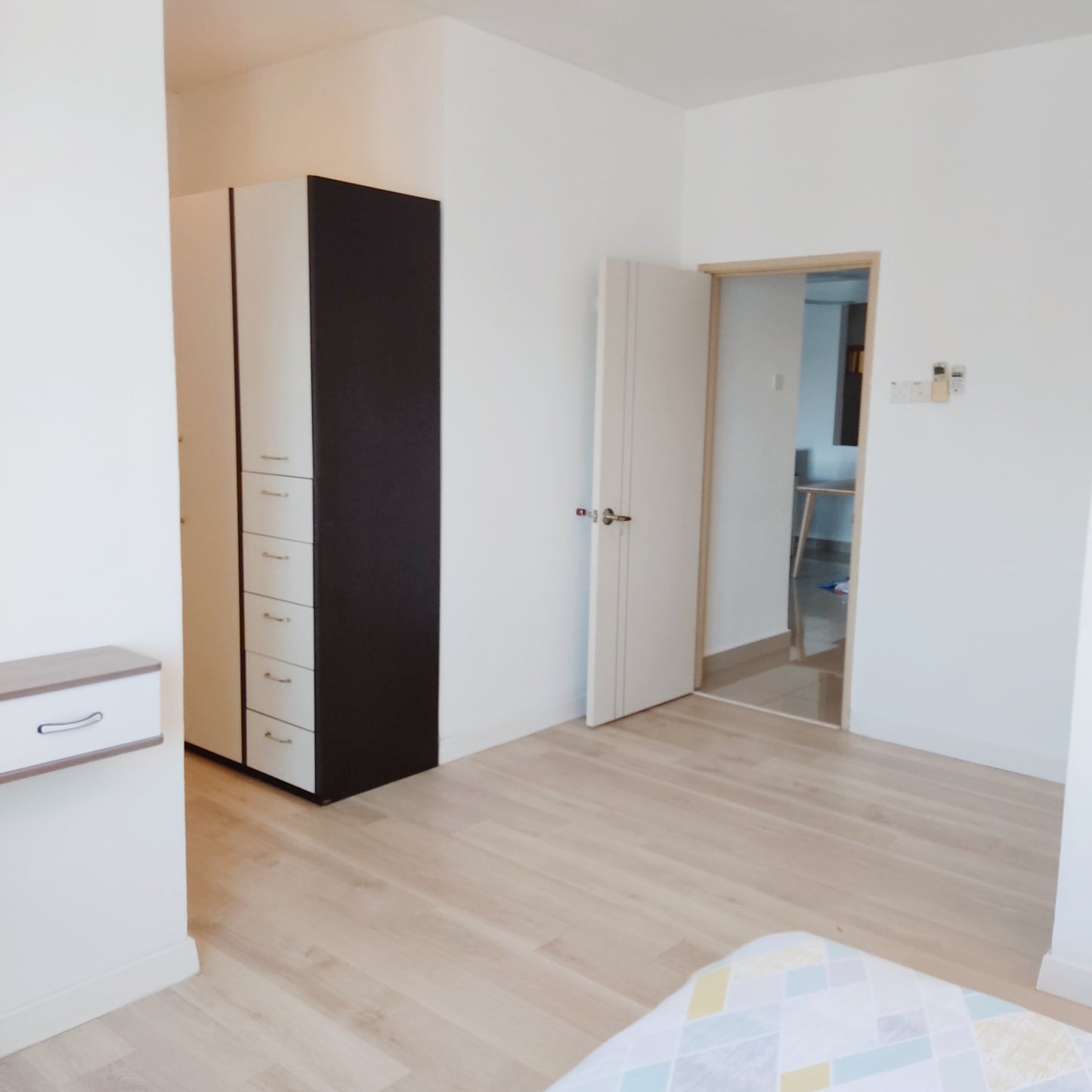 Girls Only - Fresh & Spacious Master Room for Rent at Aman Heights near Bukit Serdang, UPM, Seri Kembang, MRT UPM