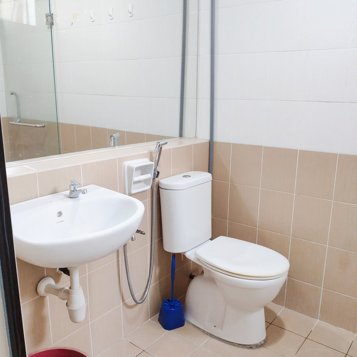 Aman Heights Middle Room w 2 Single Beds for Rent near MRT UPM, Bukit Jalil, TPM, The Mines, IOI City Mall