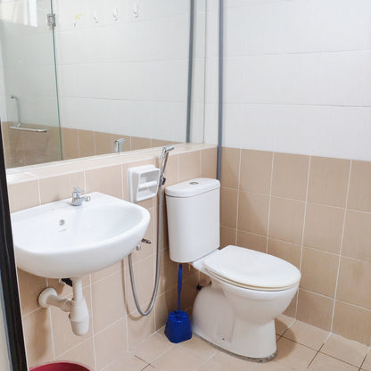 Aman Heights Middle Room w 2 Single Beds for Rent near MRT UPM, Bukit Jalil, TPM, The Mines, IOI City Mall